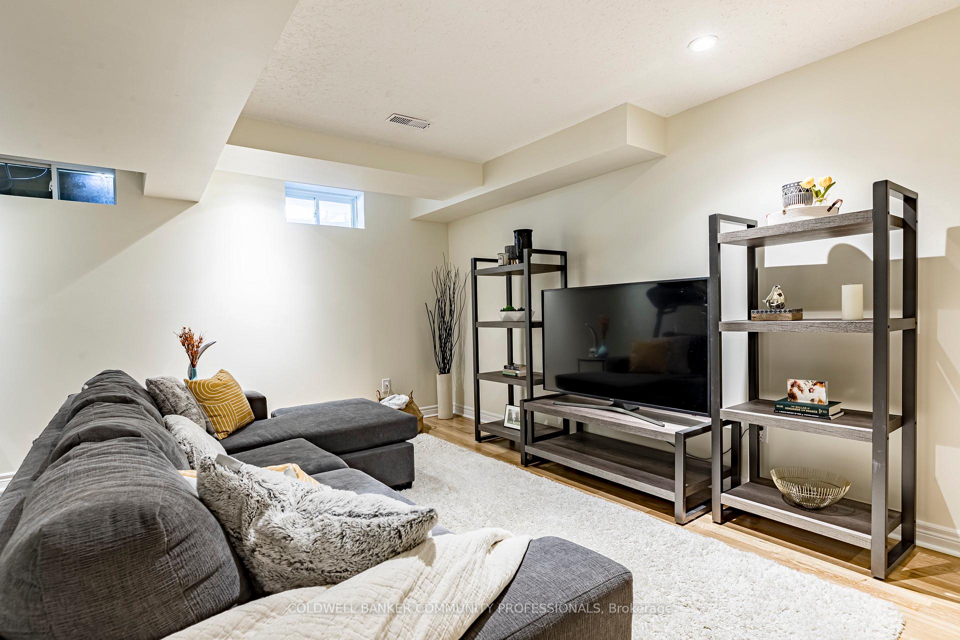 Photo 29 of 32 Forest Valley Crescent, Hamilton, Dundas — HOMEH