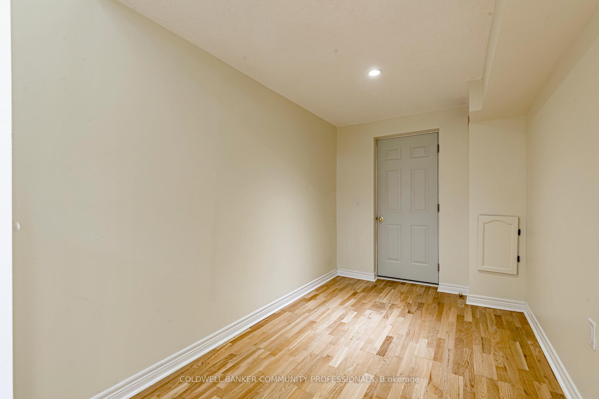 Photo 32 of 32 Forest Valley Crescent, Hamilton, Dundas — HOMEH