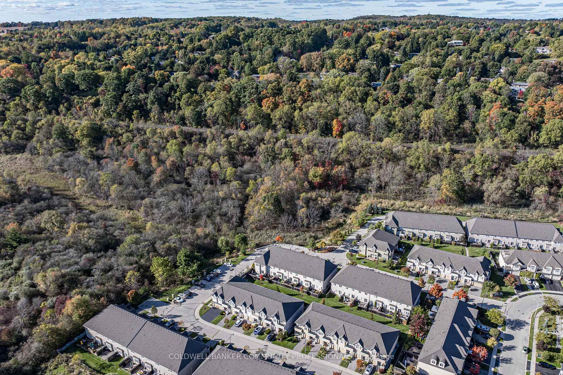 Photo 37 of 32 Forest Valley Crescent, Hamilton, Dundas — HOMEH