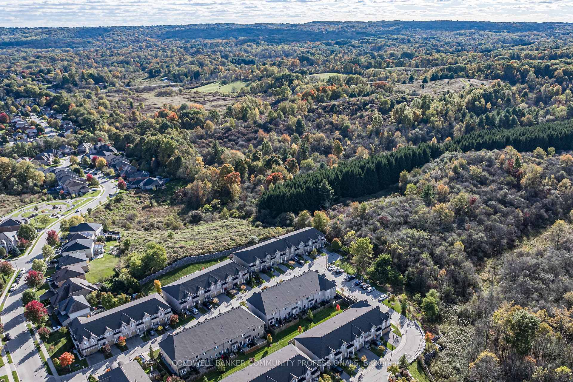Photo 38 of 32 Forest Valley Crescent, Hamilton, Dundas — HOMEH