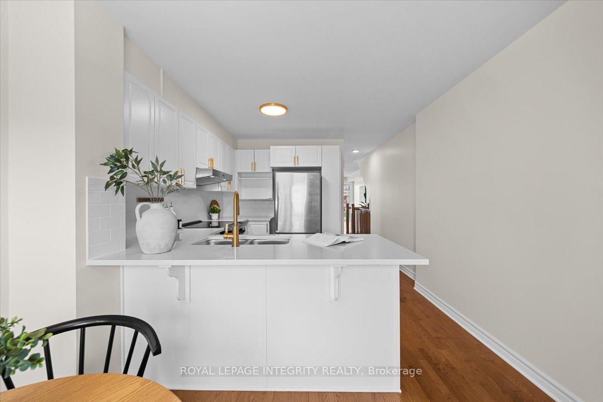 Photo 8 of 732 Lakeridge Drive, Ottawa, Avalon East — HOMEH