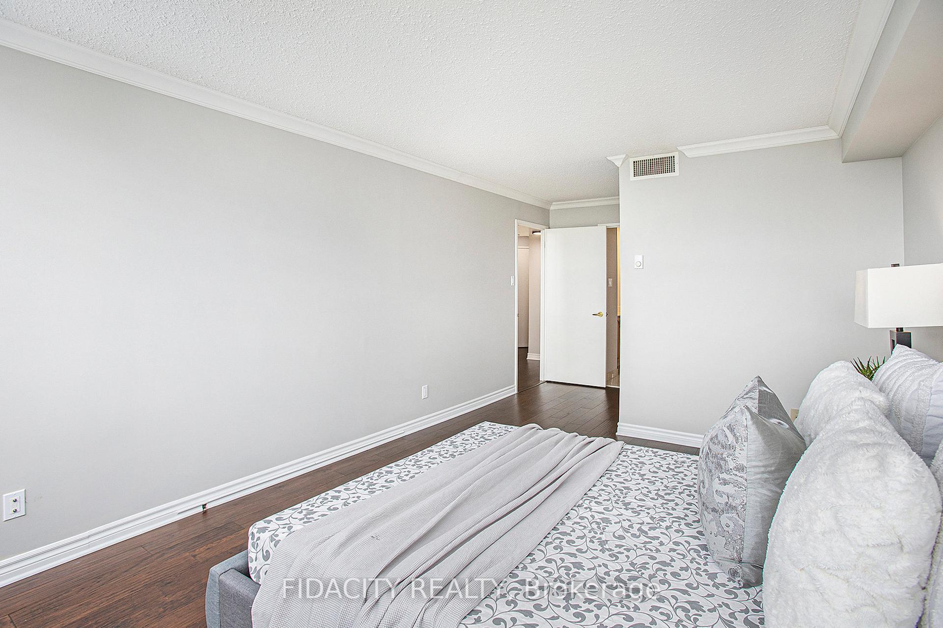Photo 18 of Unit 2106, 1510 Riverside Drive, Ottawa, Riverview Park — HOMEH