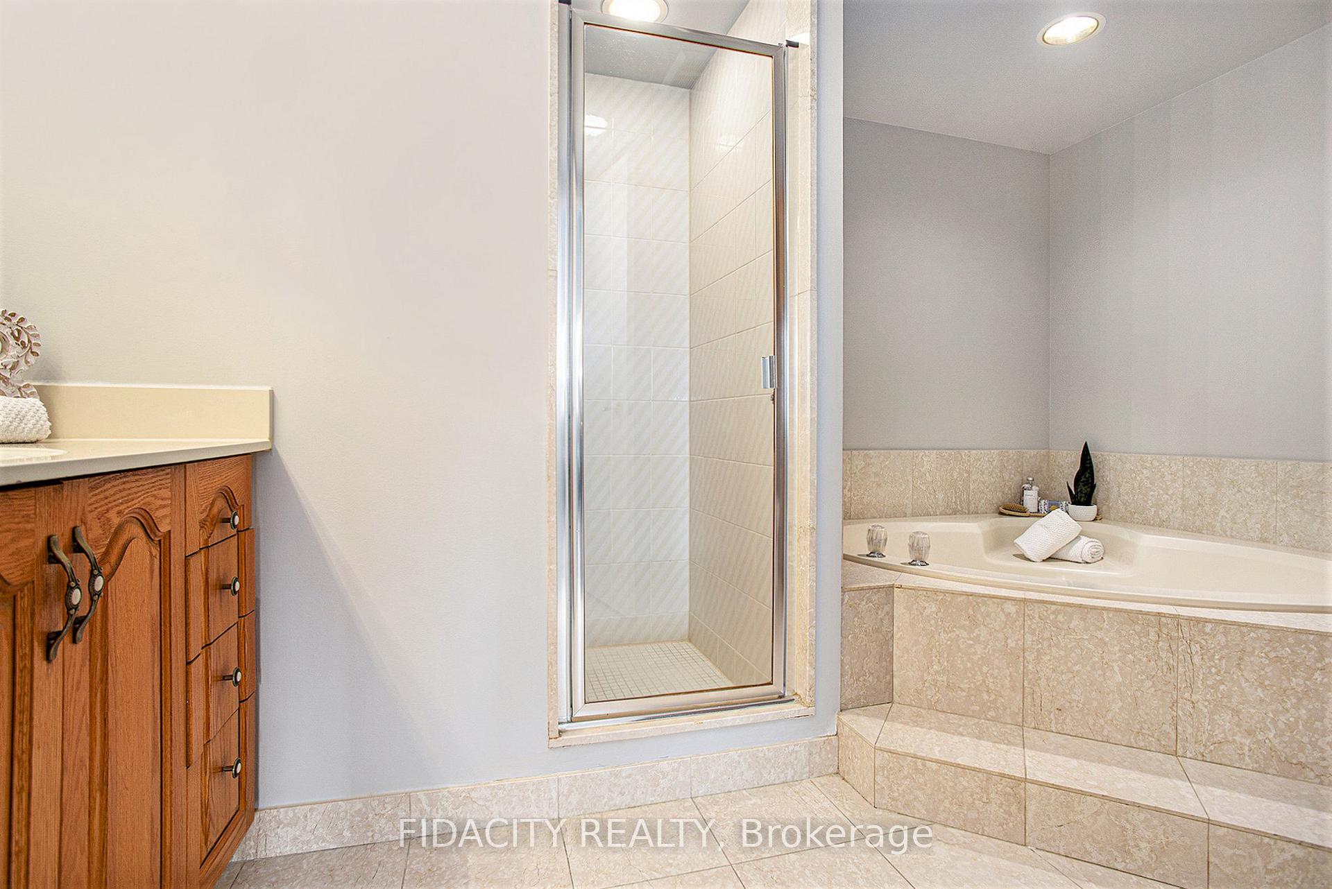 Photo 20 of Unit 2106, 1510 Riverside Drive, Ottawa, Riverview Park — HOMEH