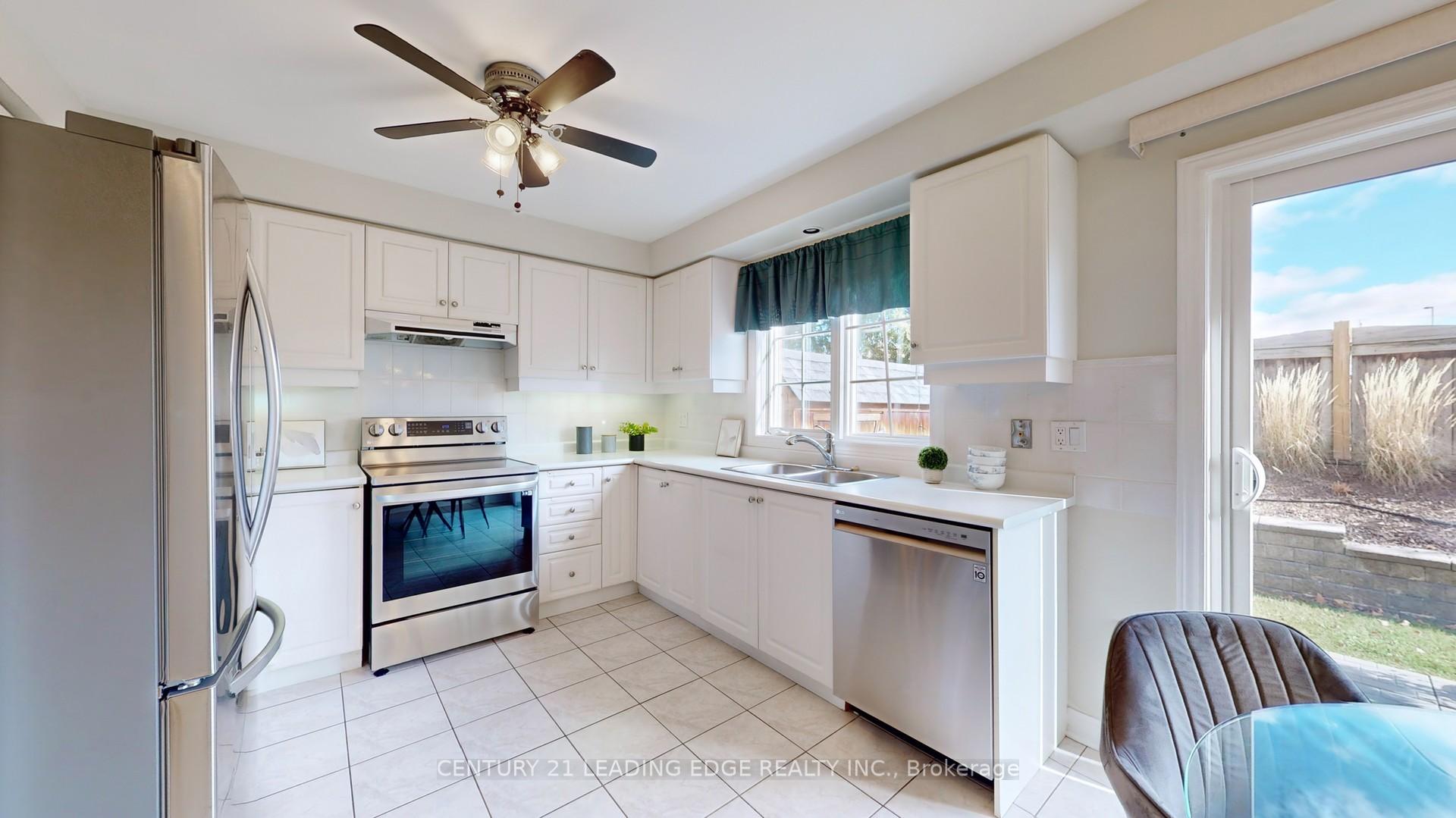 Photo 13 of 41 Marmill Way, Markham, Old Markham Village — HOMEH