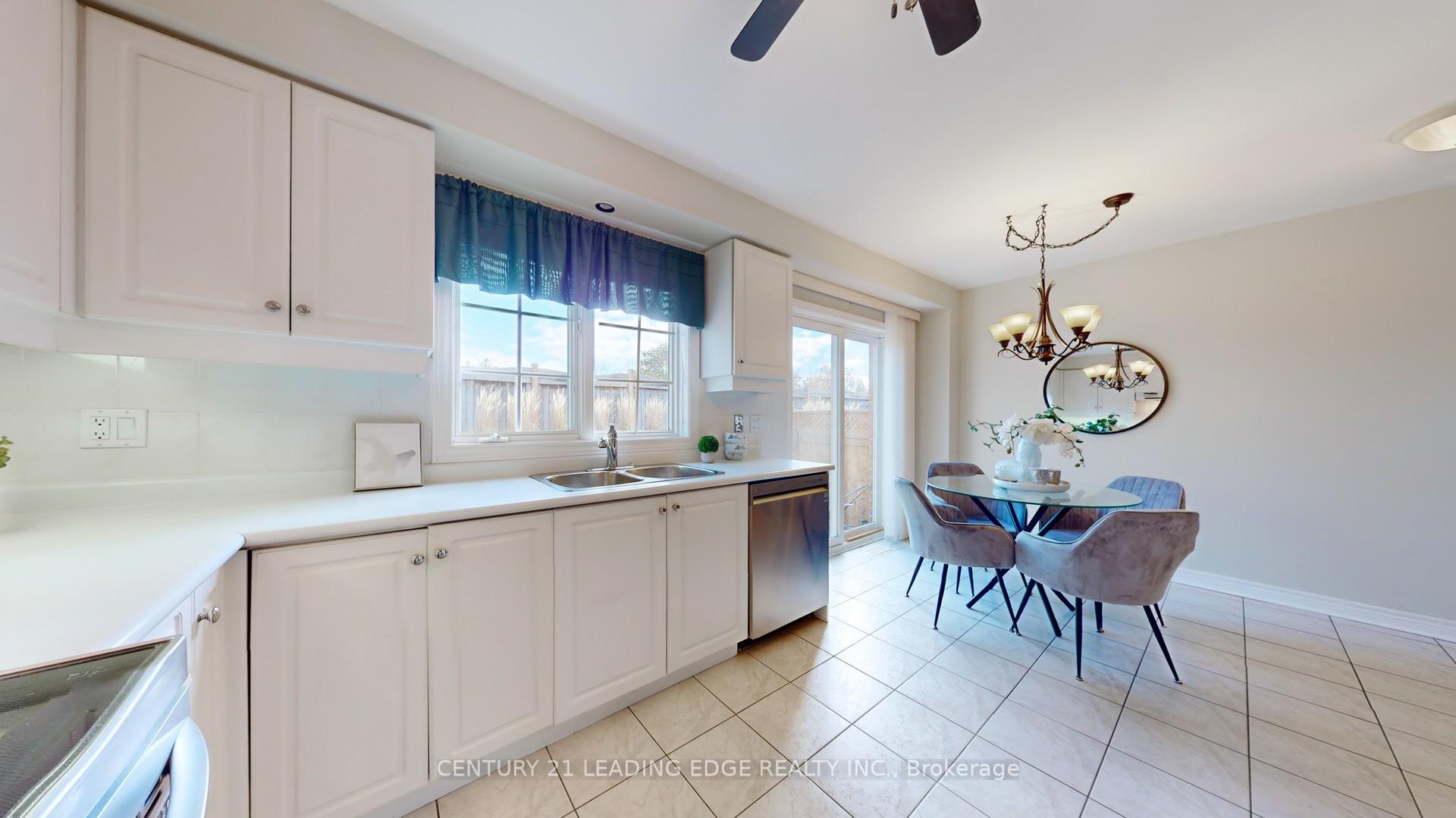 Photo 17 of 41 Marmill Way, Markham, Old Markham Village — HOMEH