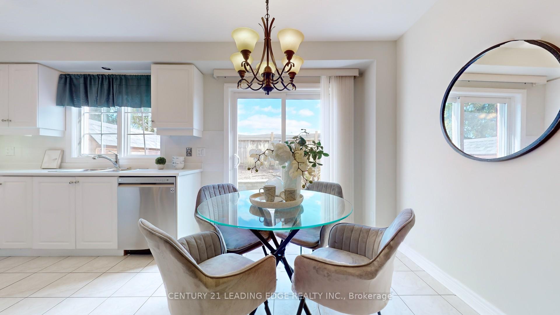 Photo 20 of 41 Marmill Way, Markham, Old Markham Village — HOMEH