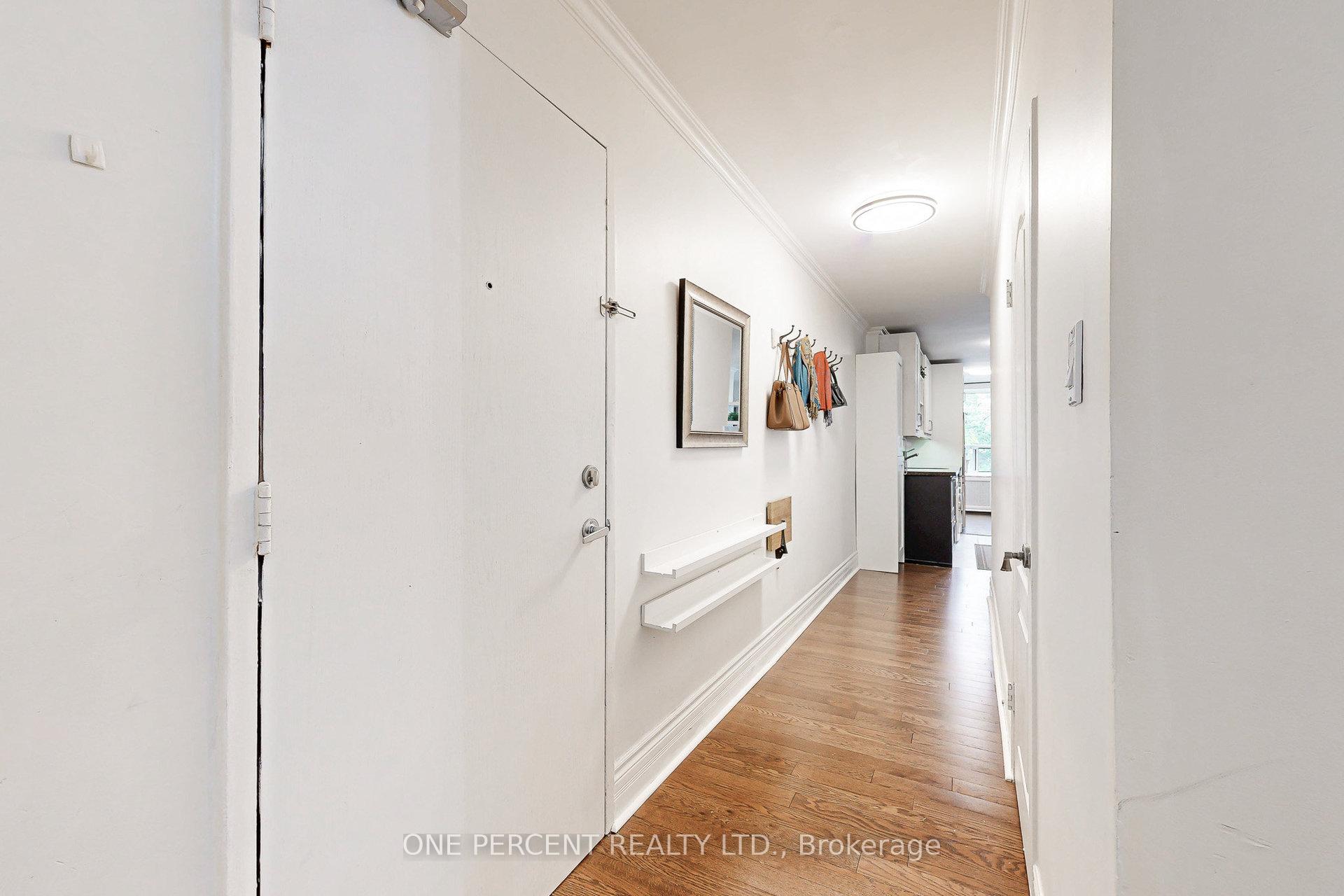 Photo 5 of Unit 206, 2550 Bathurst Street, Toronto, Forest Hill North — HOMEH