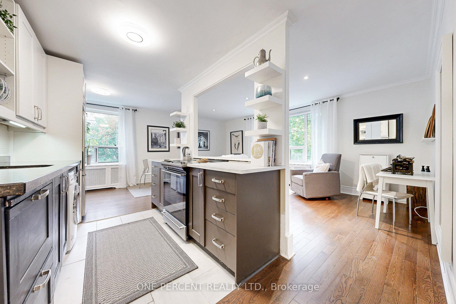 Photo 6 of Unit 206, 2550 Bathurst Street, Toronto, Forest Hill North — HOMEH