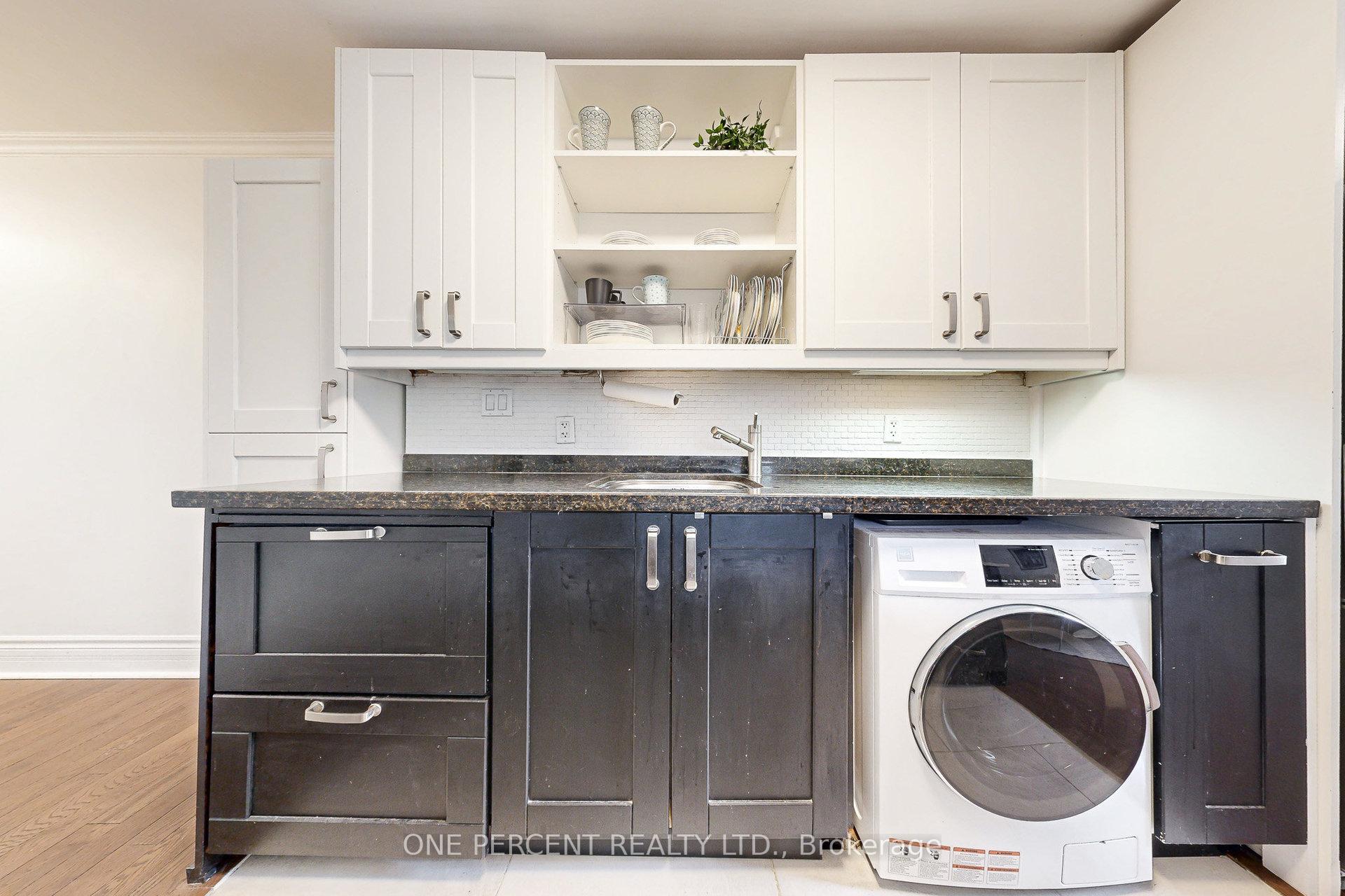 Photo 8 of Unit 206, 2550 Bathurst Street, Toronto, Forest Hill North — HOMEH