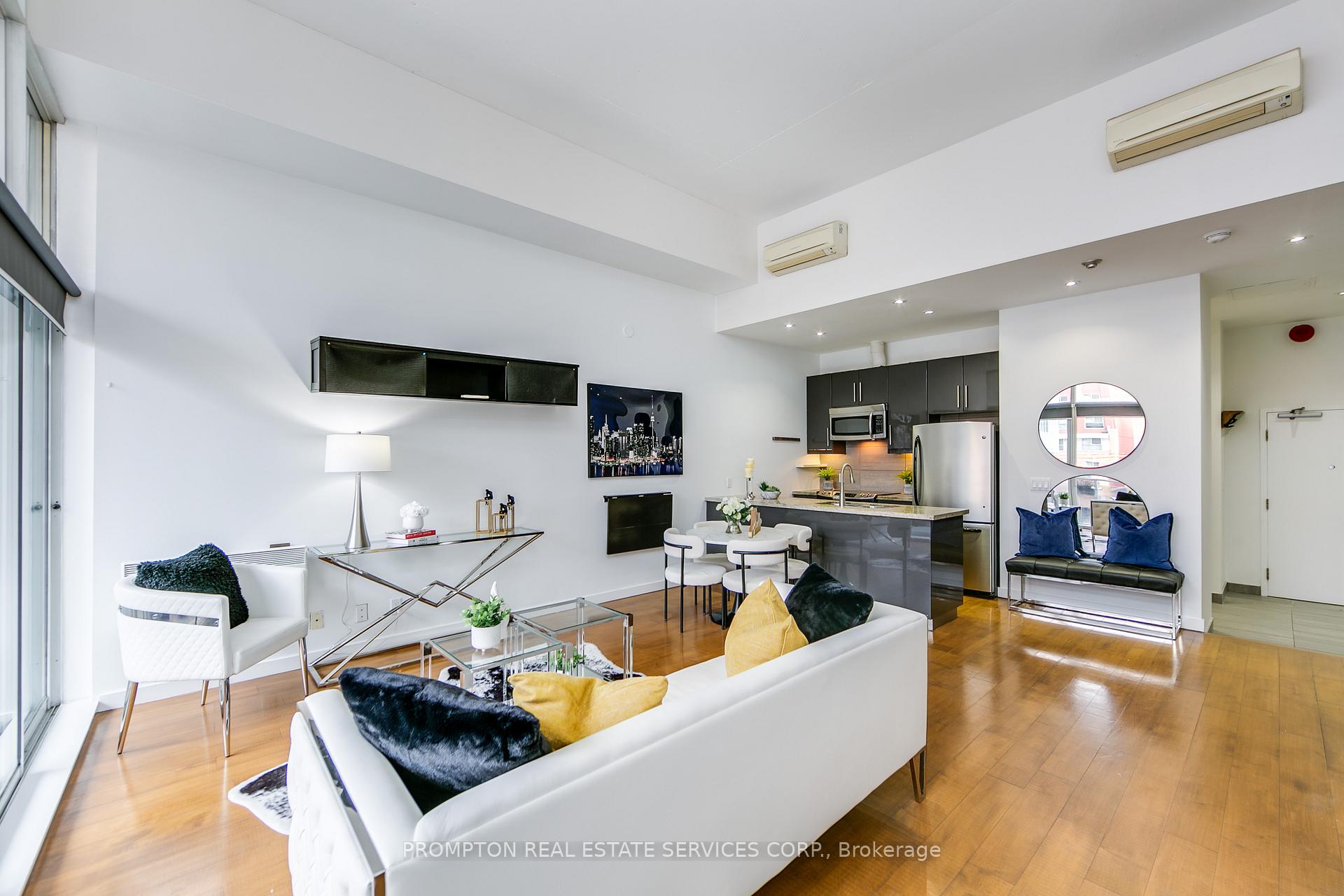 Front of Unit 1B, 86 Gerrard Street E