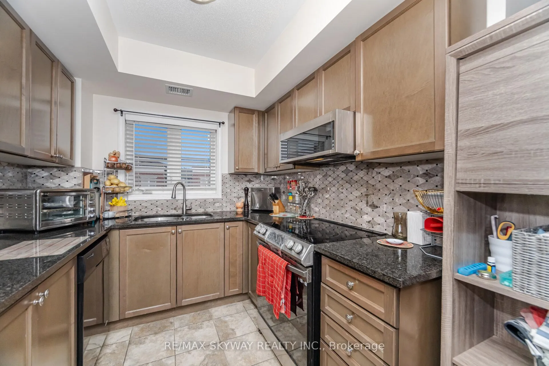 Photo 15 of Unit 303, 60 Baycliffe Crescent, Brampton, Northwest Brampton — HOMEH