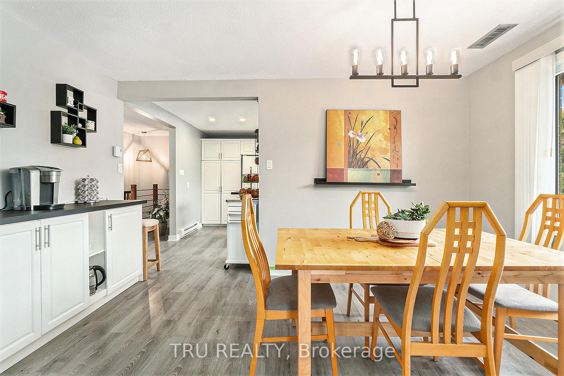 Photo 8 of 307 Stratas Court, Ottawa, Kanata - Katimavik — HOMEH