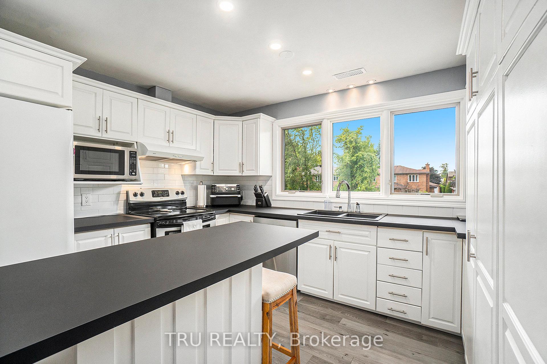 Photo 12 of 307 Stratas Court, Ottawa, Kanata - Katimavik — HOMEH
