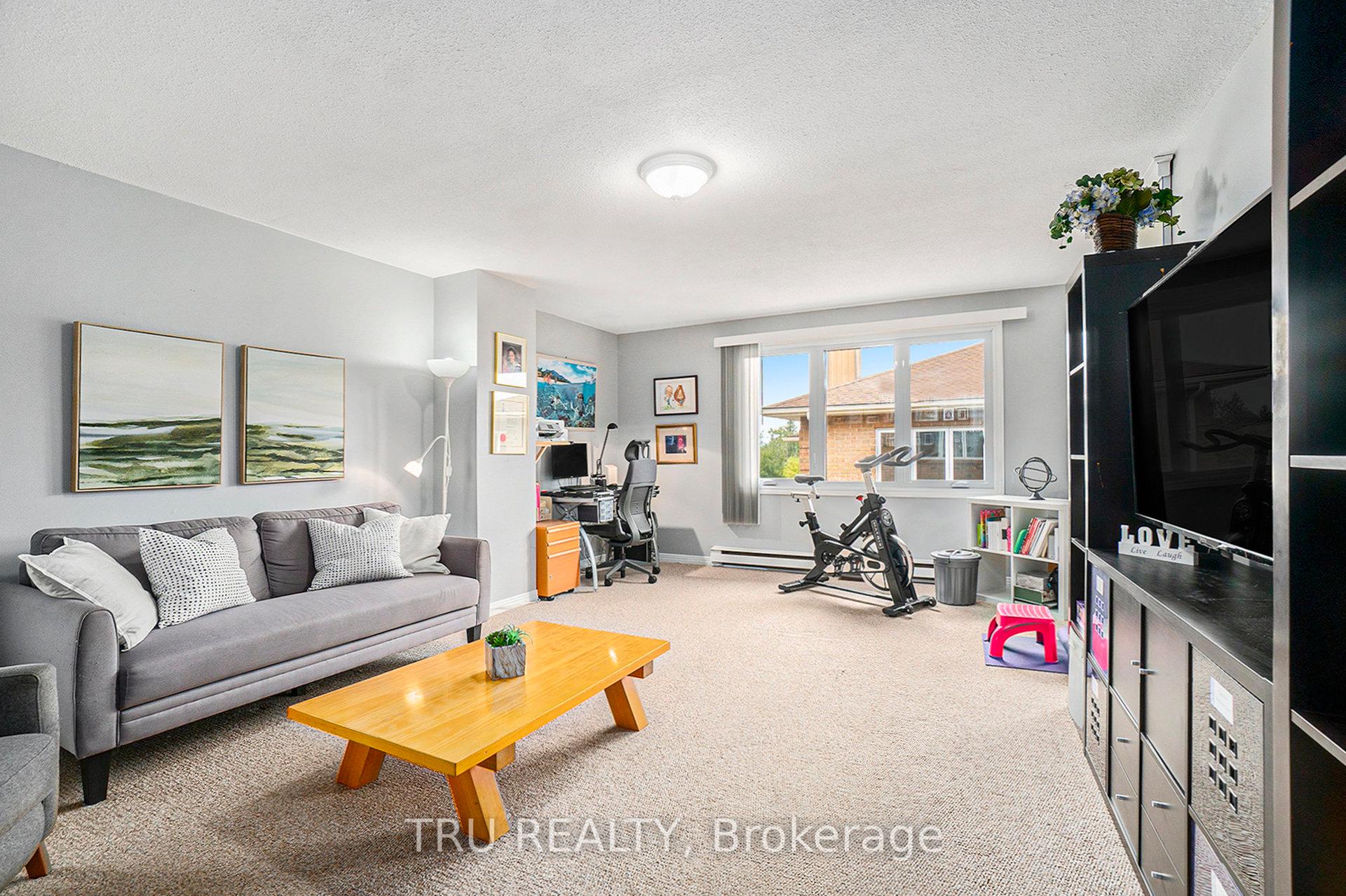 Photo 19 of 307 Stratas Court, Ottawa, Kanata - Katimavik — HOMEH