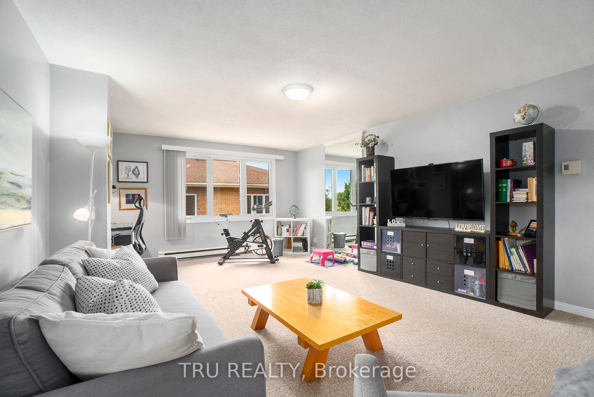 Photo 20 of 307 Stratas Court, Ottawa, Kanata - Katimavik — HOMEH