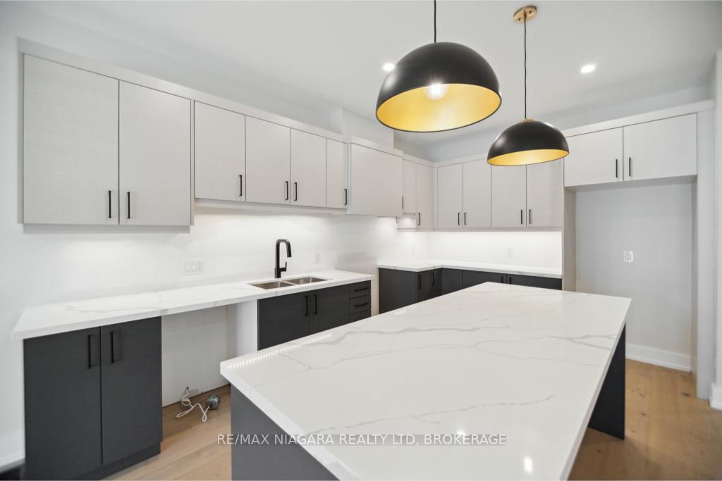 Photo 14 of Unit 2, 300 Richmond Street, Thorold, Confederation Heights — HOMEH