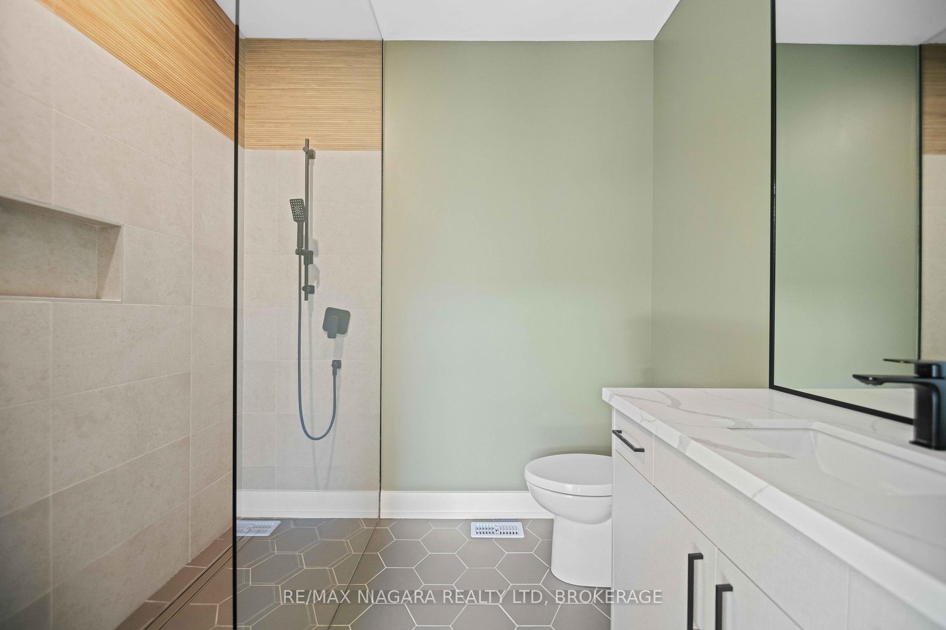 Photo 23 of Unit 2, 300 Richmond Street, Thorold, Confederation Heights — HOMEH
