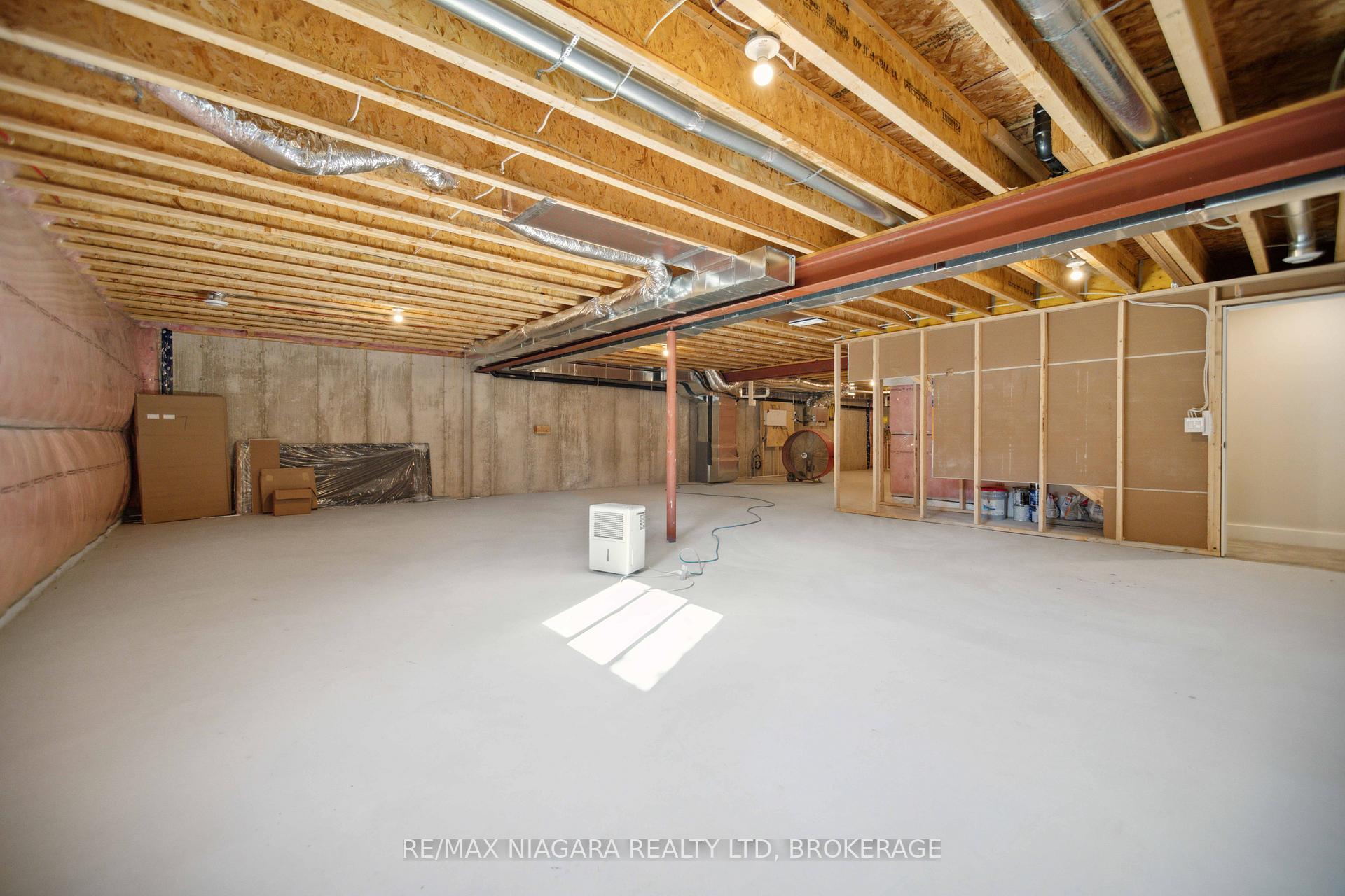 Photo 31 of Unit 2, 300 Richmond Street, Thorold, Confederation Heights — HOMEH