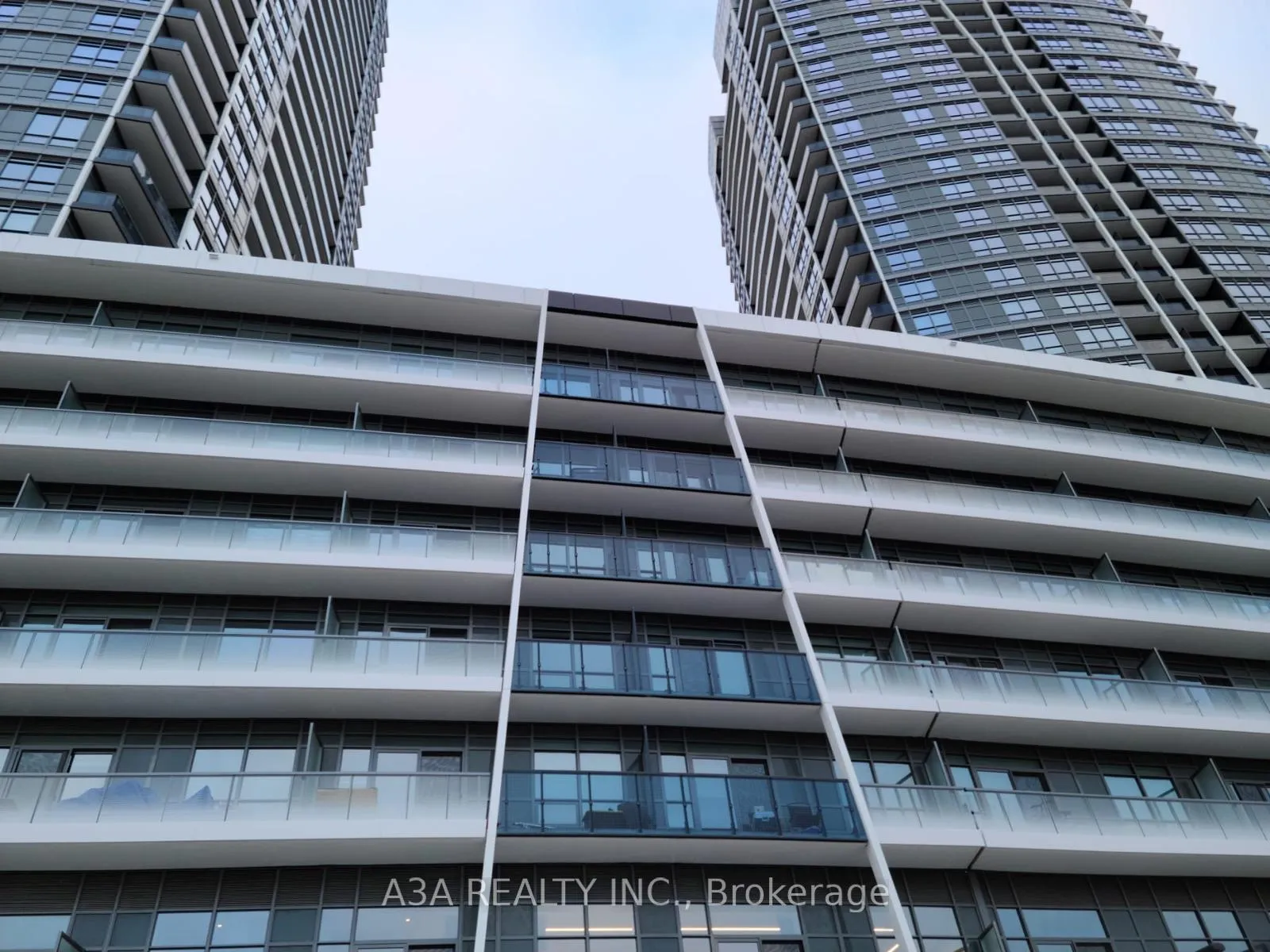 Photo 2 of Unit 227, 50 Upper Mall Way, Vaughan, Brownridge — HOMEH