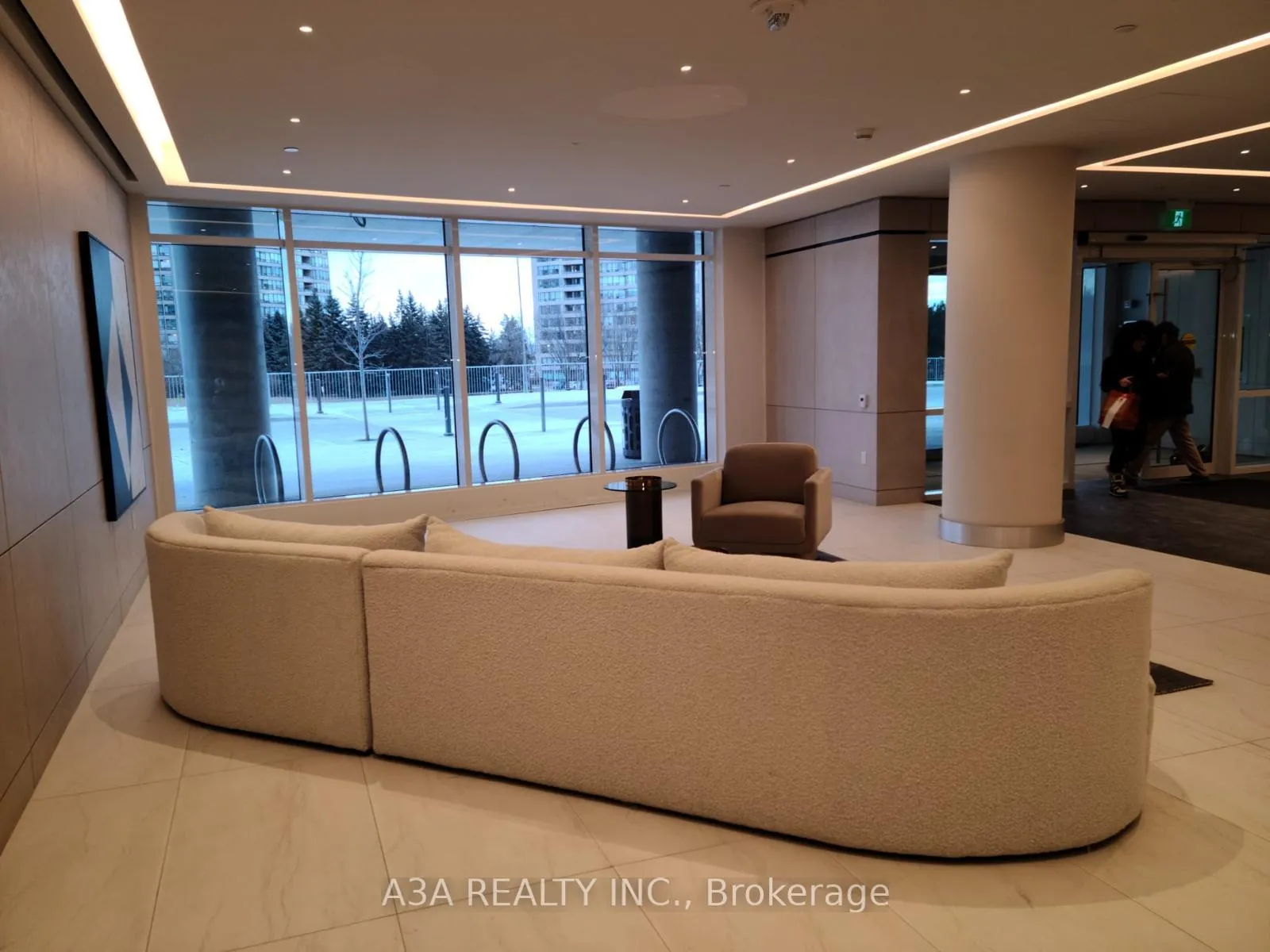 Photo 5 of Unit 227, 50 Upper Mall Way, Vaughan, Brownridge — HOMEH
