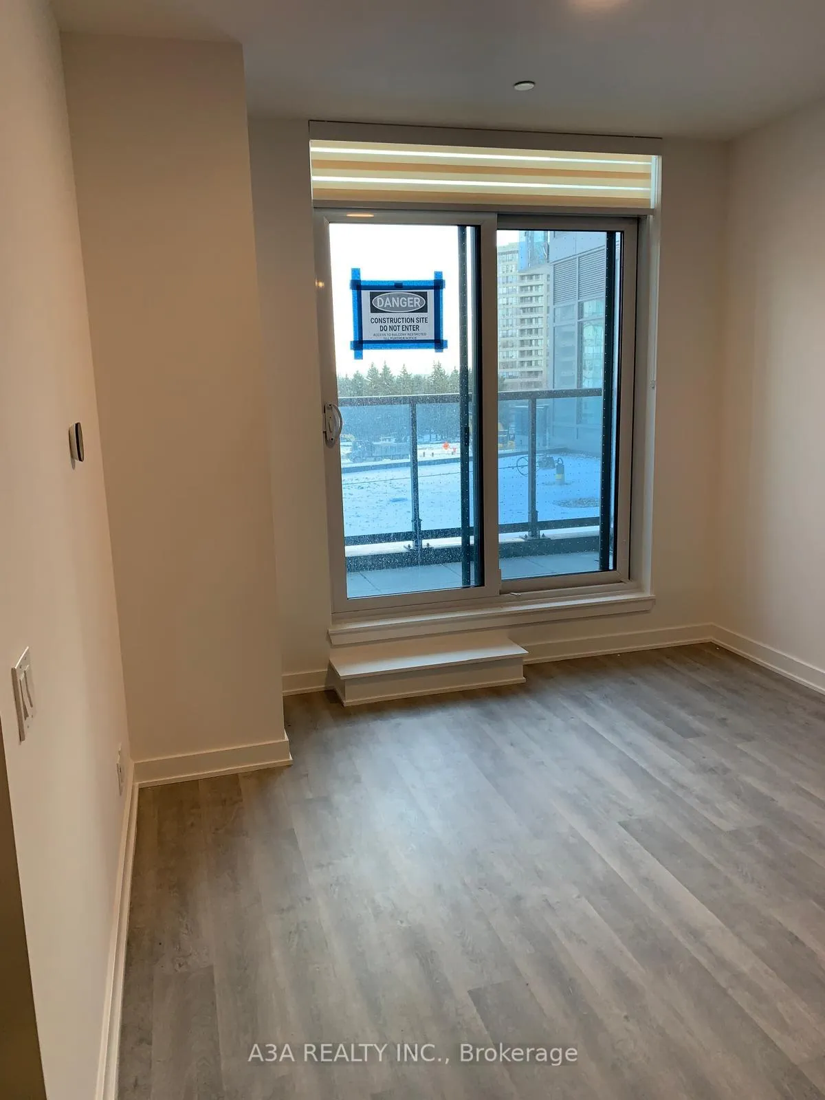 Photo 12 of Unit 227, 50 Upper Mall Way, Vaughan, Brownridge — HOMEH