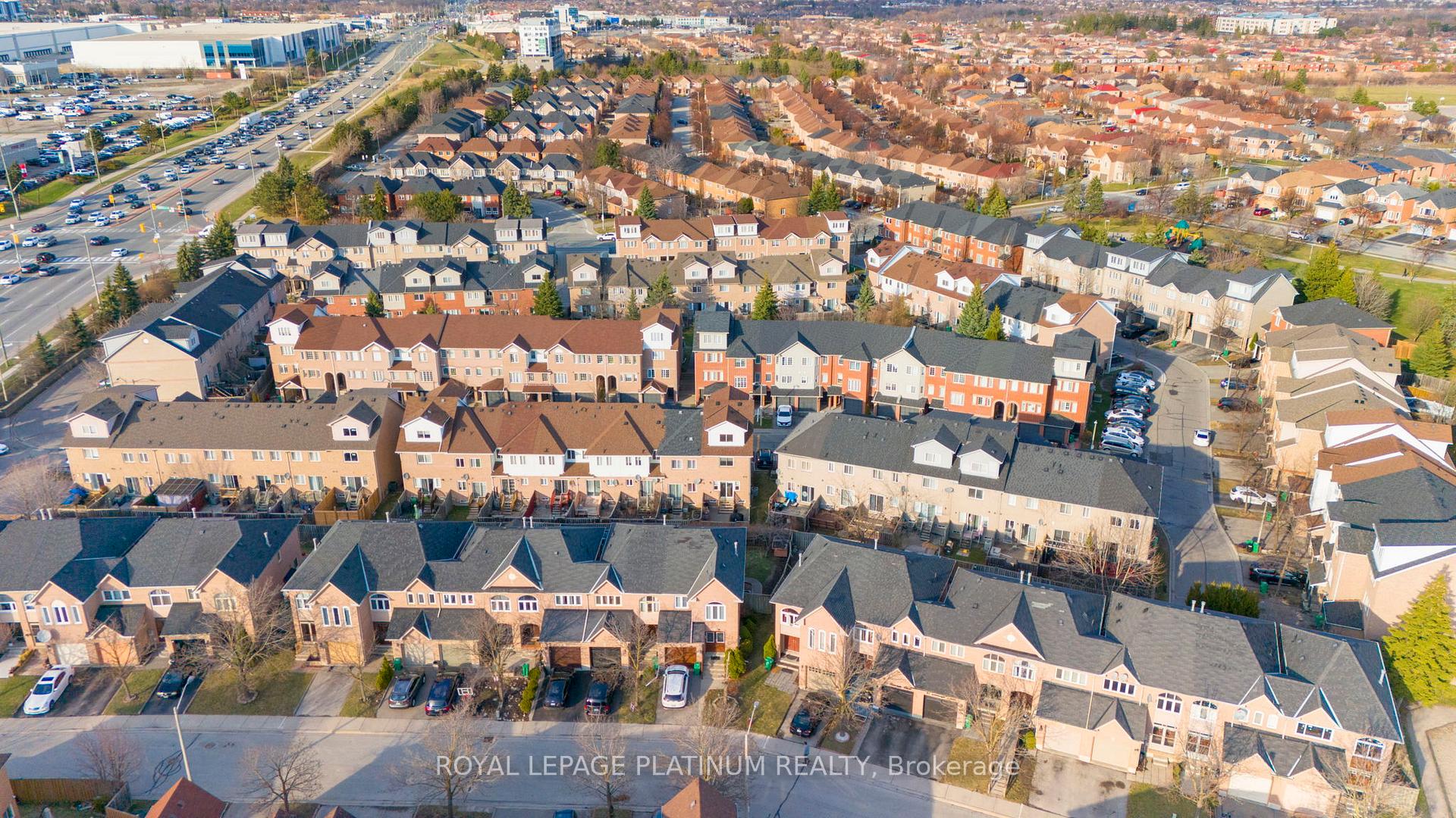 Photo 2 of 41 Spadina Road, Brampton, Brampton West — HOMEH
