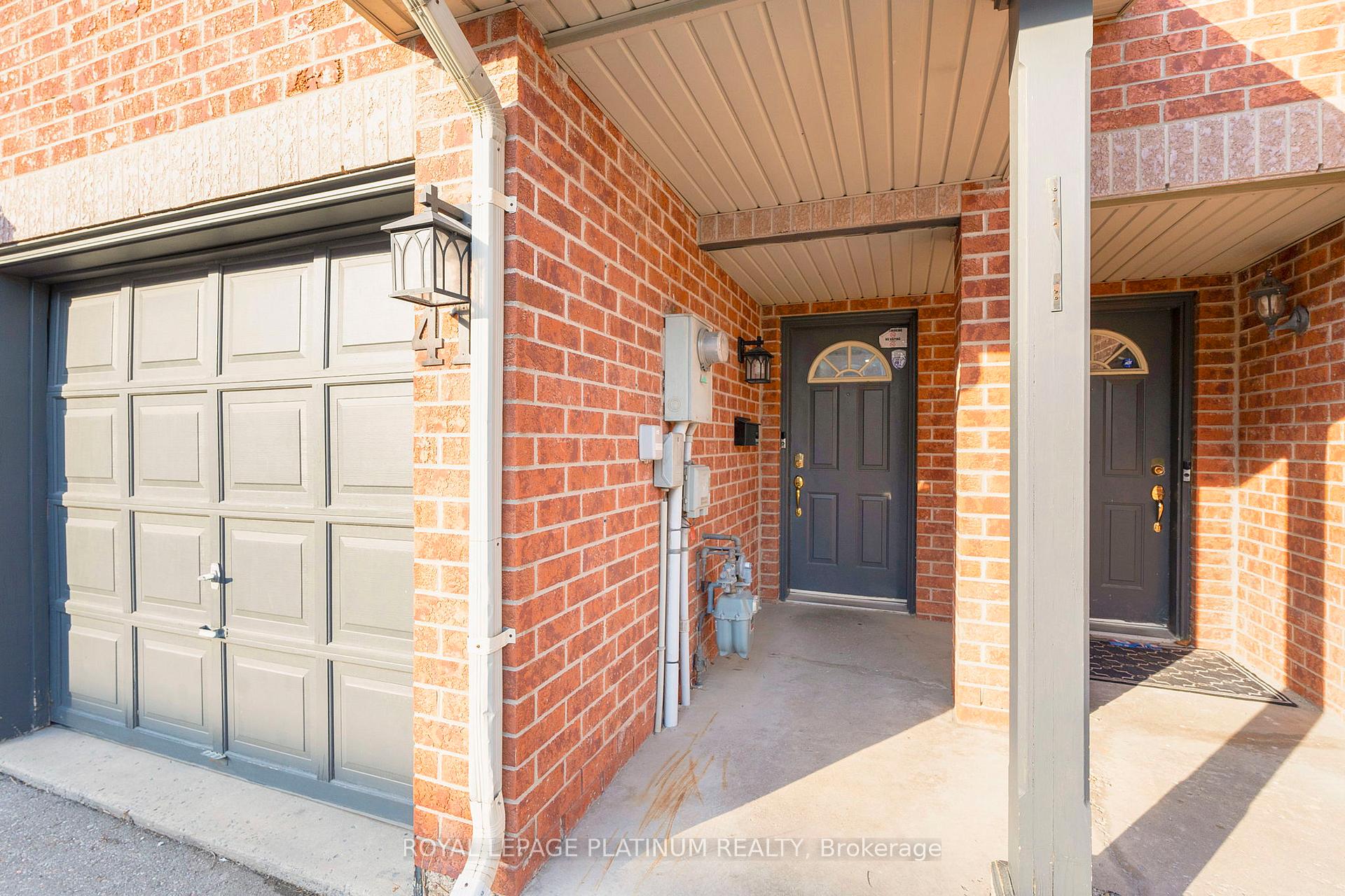 Photo 5 of 41 Spadina Road, Brampton, Brampton West — HOMEH