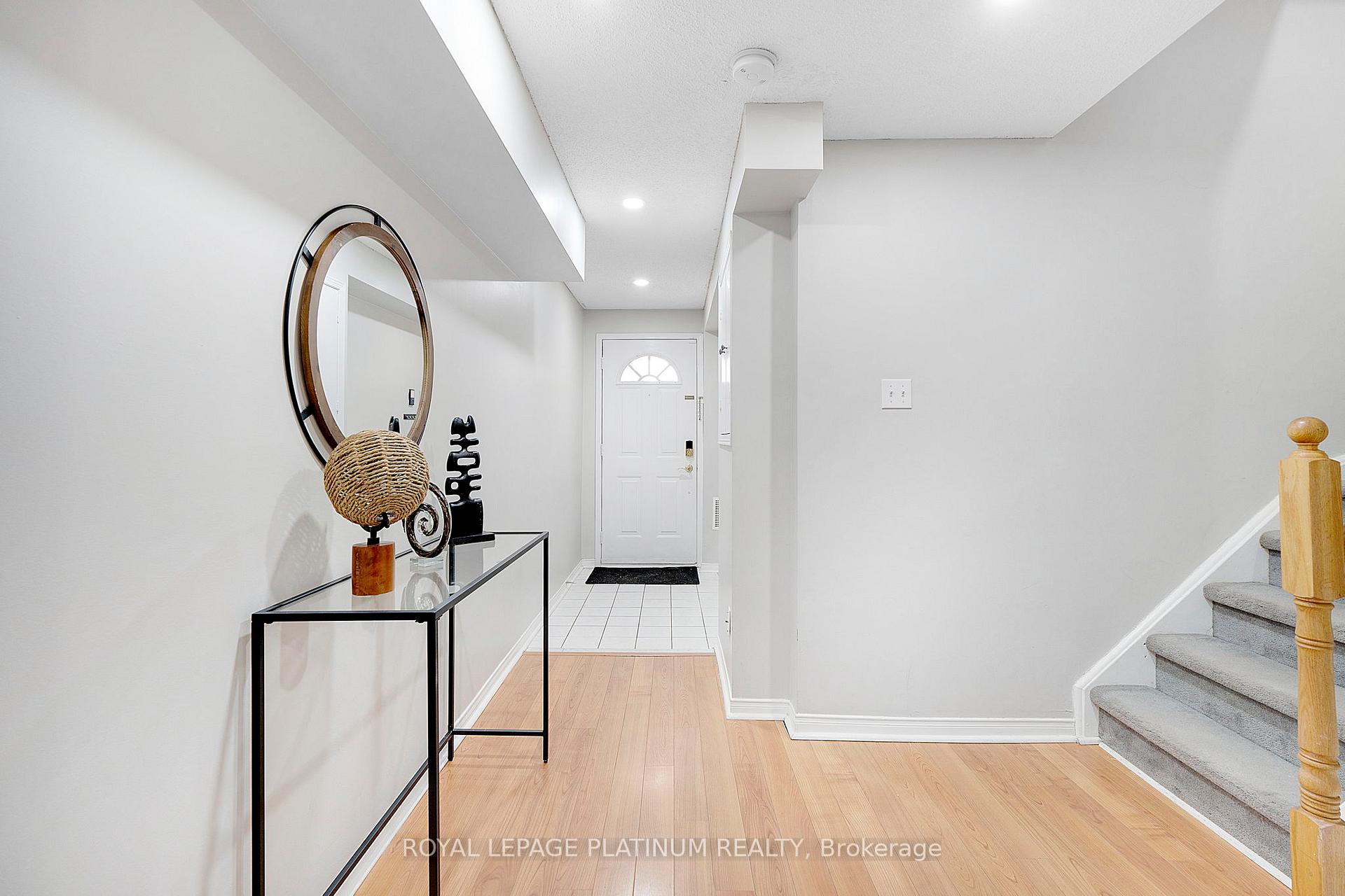 Photo 8 of 41 Spadina Road, Brampton, Brampton West — HOMEH