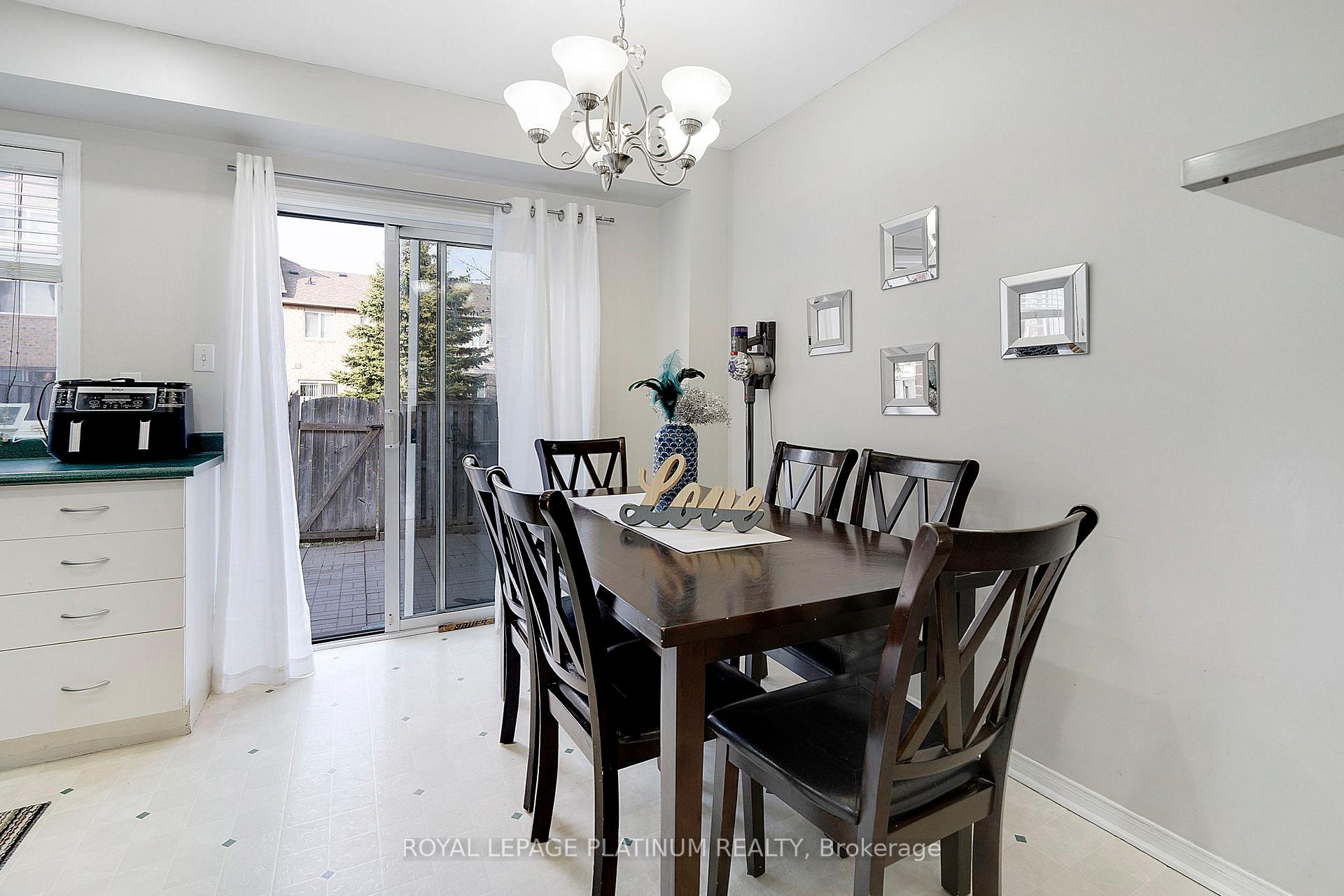 Photo 17 of 41 Spadina Road, Brampton, Brampton West — HOMEH