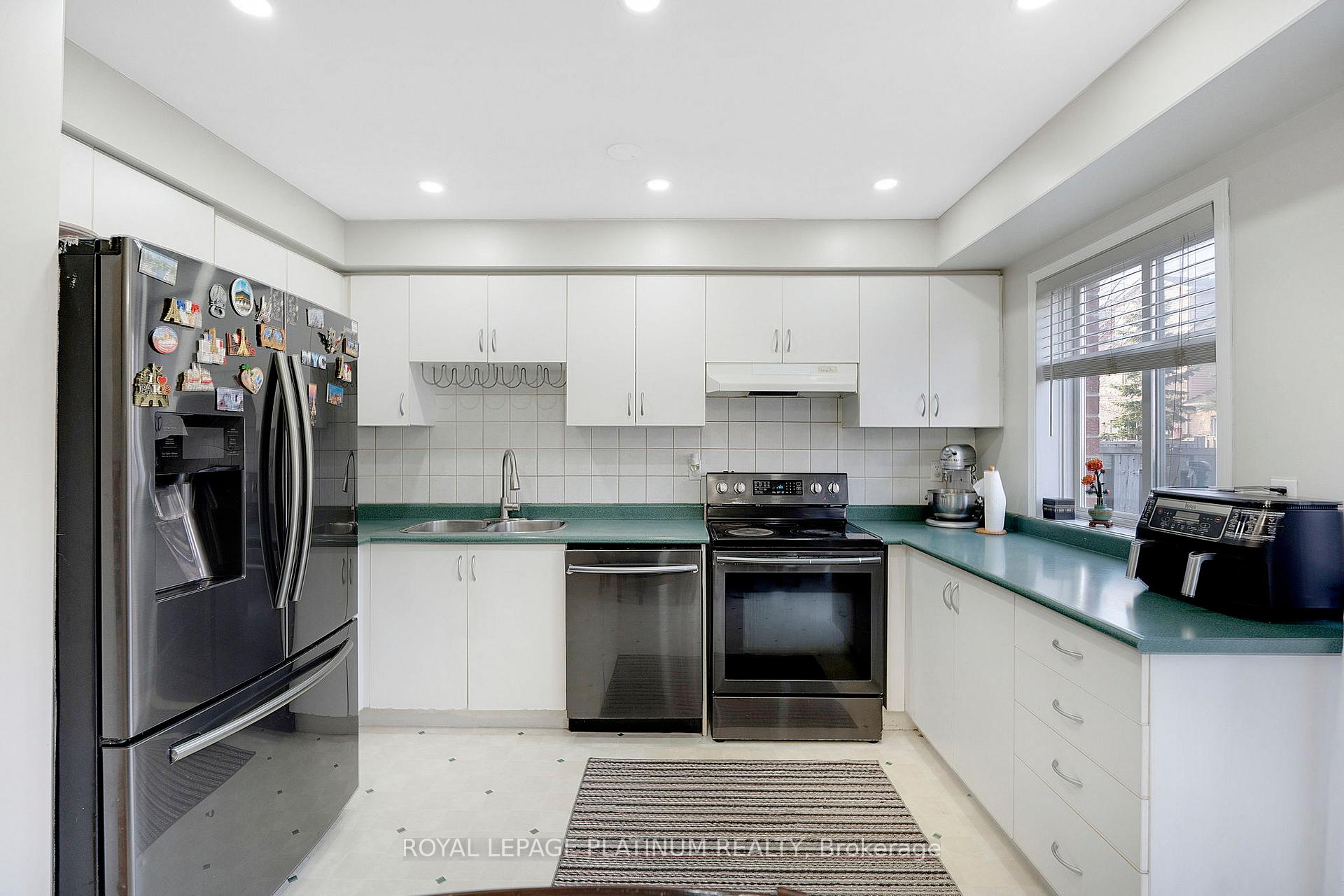 Photo 18 of 41 Spadina Road, Brampton, Brampton West — HOMEH