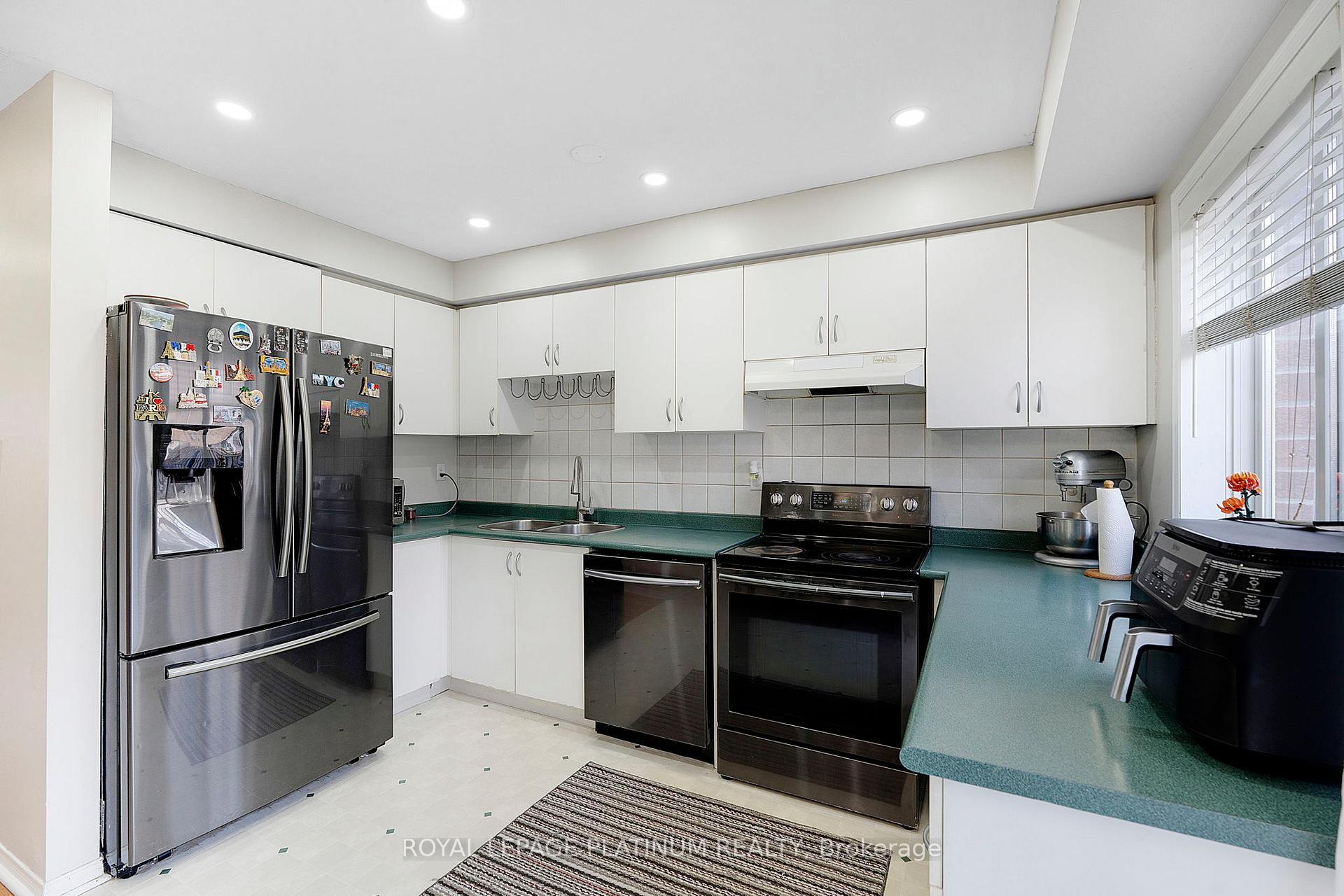 Photo 19 of 41 Spadina Road, Brampton, Brampton West — HOMEH