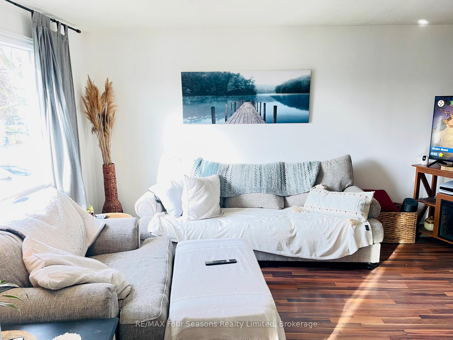 Photo 2 of Unit Upper, 57 Courtice Crescent, Collingwood — HOMEH