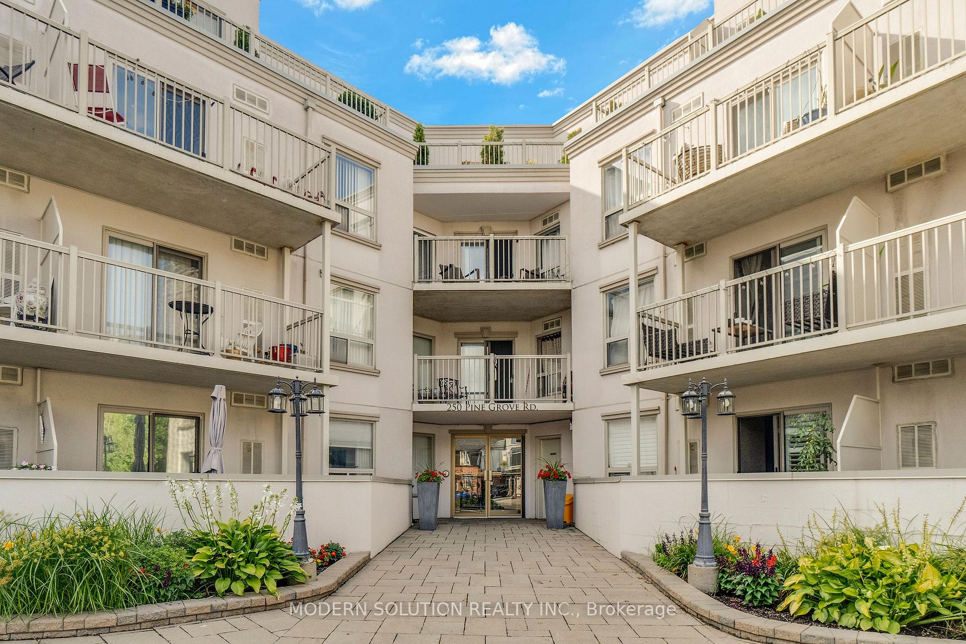 Photo 2 of Unit 102, 250 Pine Grove Drive, Vaughan, Islington Woods — HOMEH