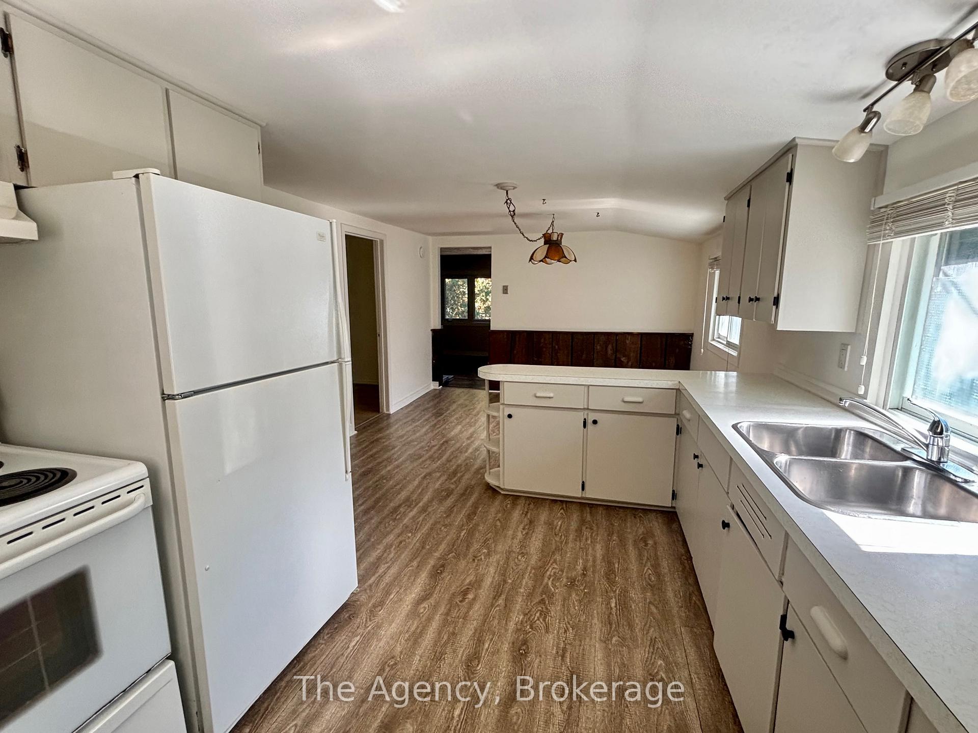 Photo 5 of Unit B, 45 Wellington Rd 124, Erin — HOMEH