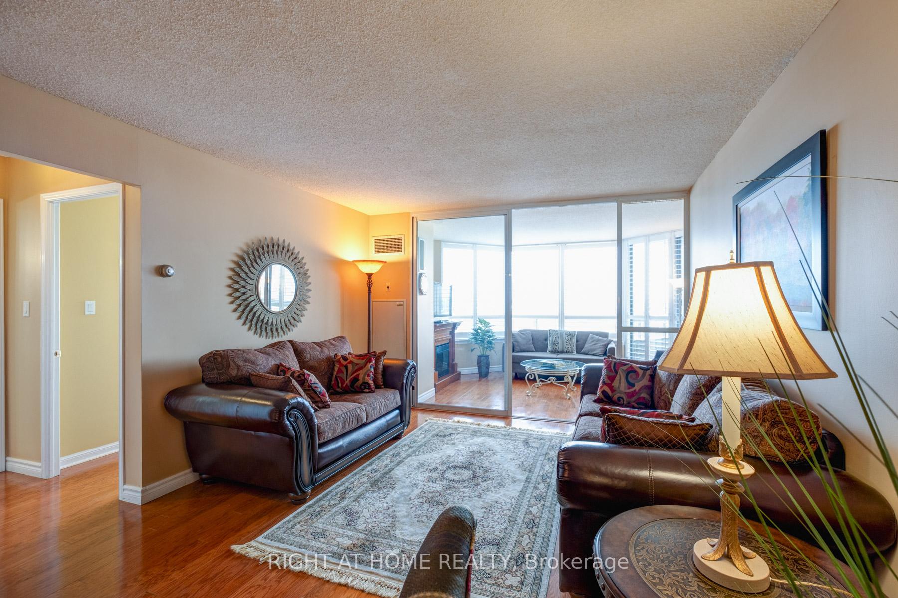 Photo 13 of Unit 1113, 610 Bullock Drive, Markham, Markville — HOMEH