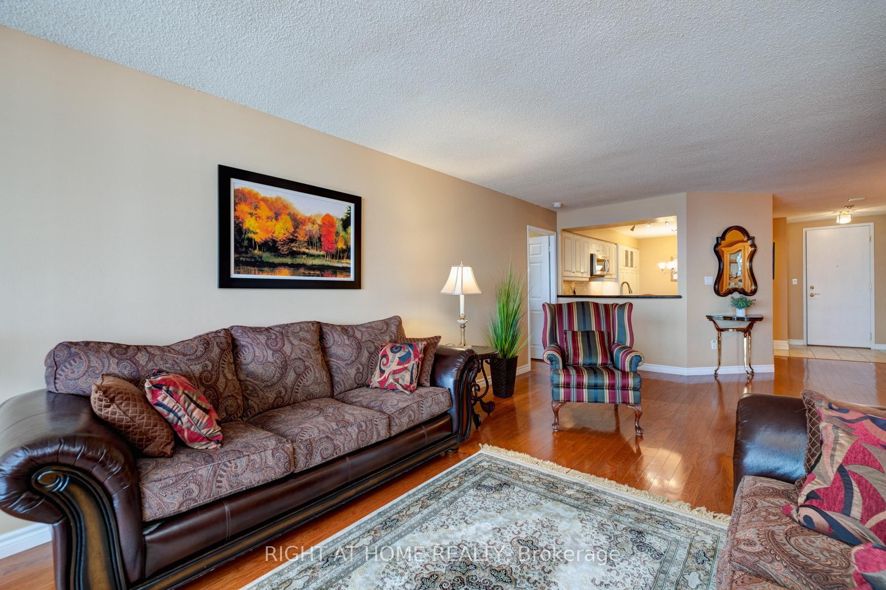 Photo 15 of Unit 1113, 610 Bullock Drive, Markham, Markville — HOMEH