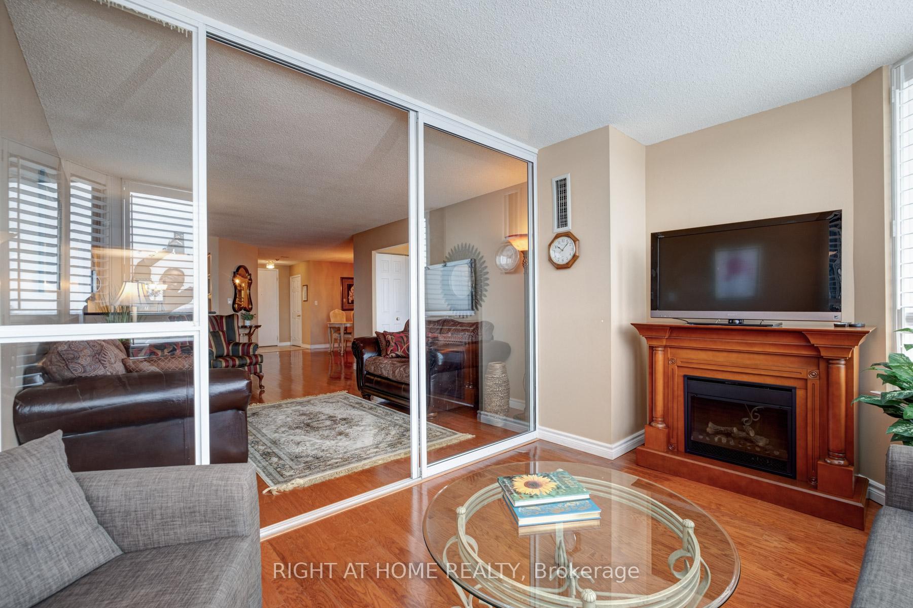 Photo 17 of Unit 1113, 610 Bullock Drive, Markham, Markville — HOMEH