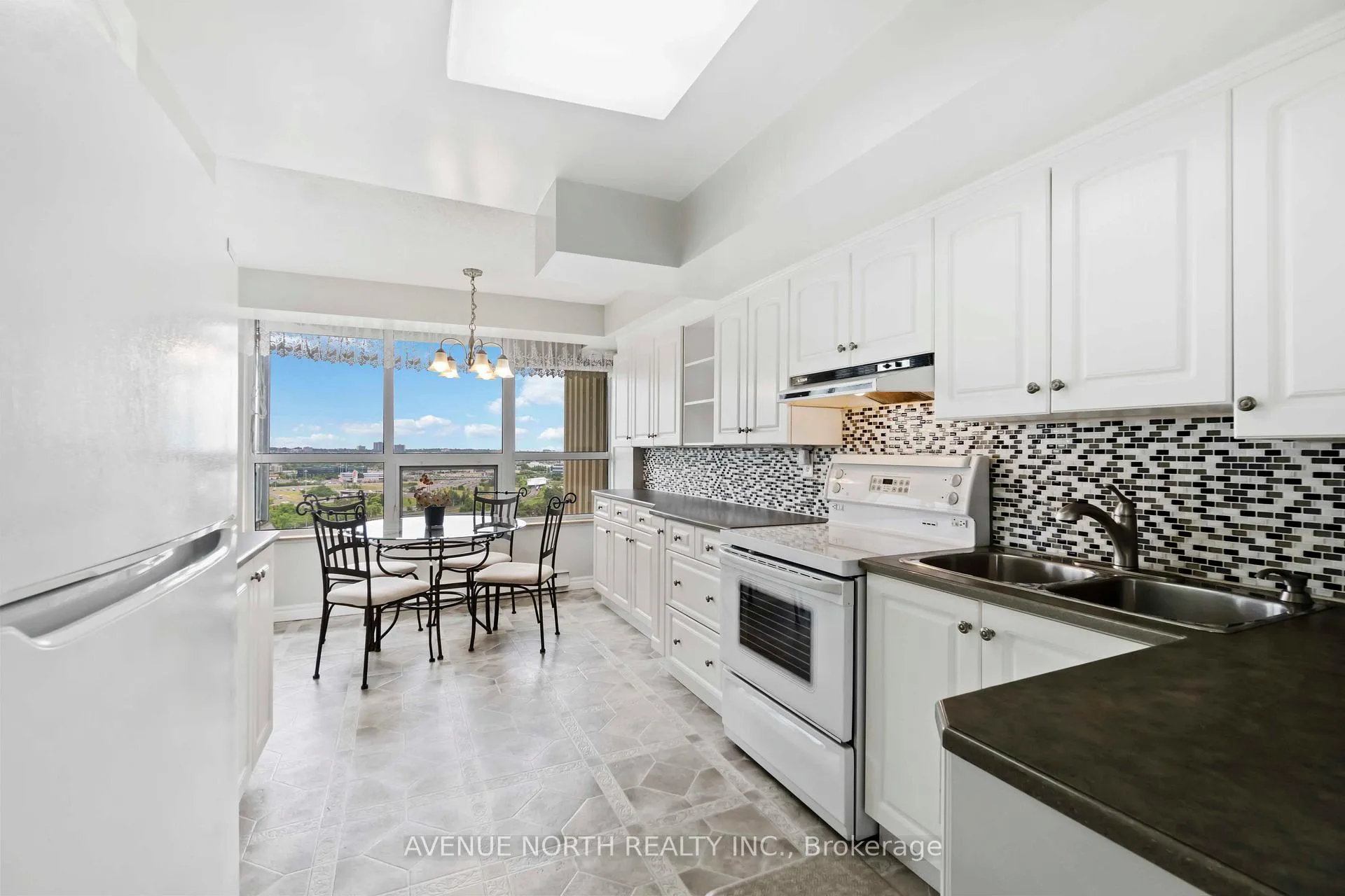 Photo 6 of Unit 2401, 1500 Riverside Drive, Ottawa, Riverview Park — HOMEH