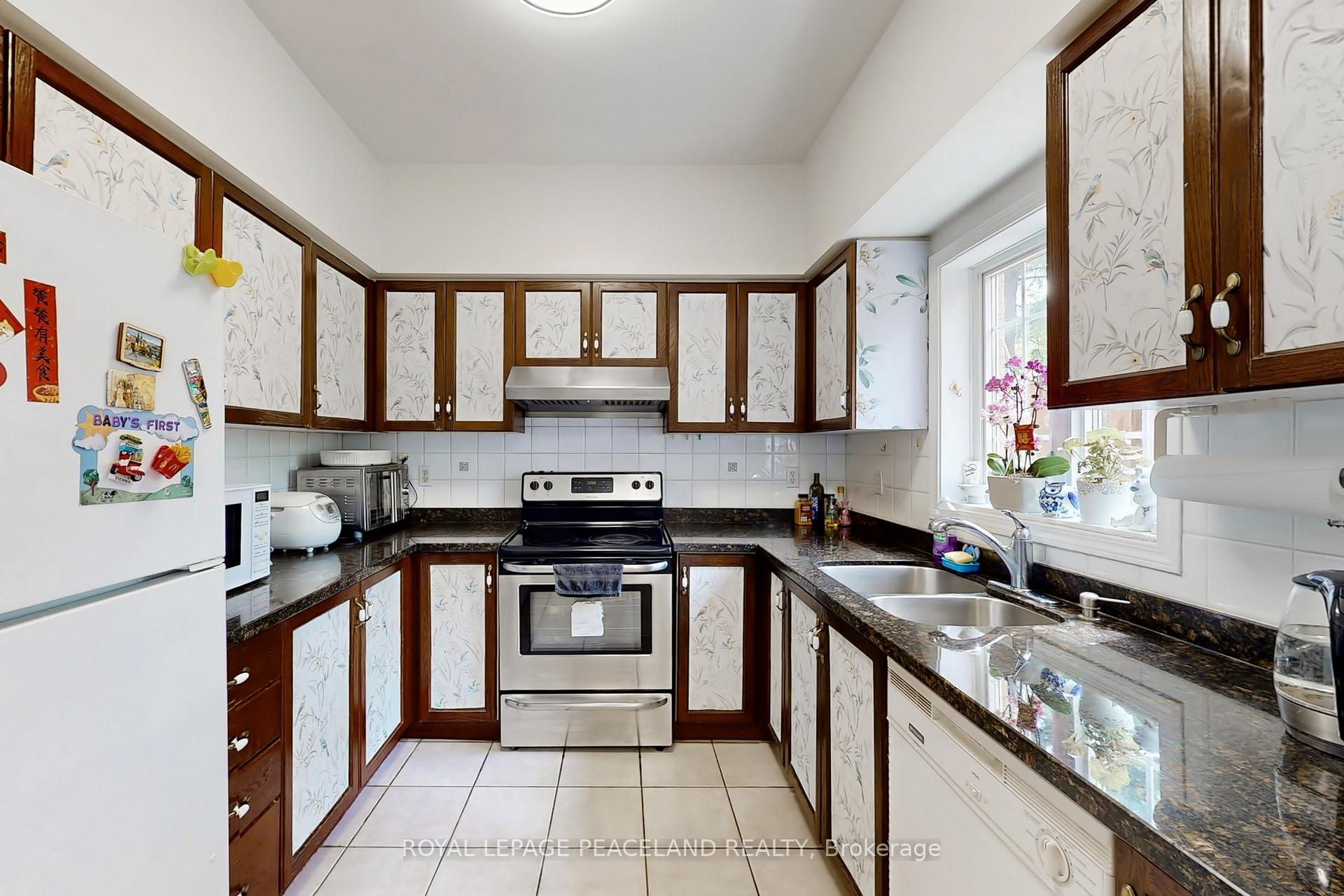 Photo 9 of Unit 3, 15 St Moritz Way, Markham, Unionville — HOMEH