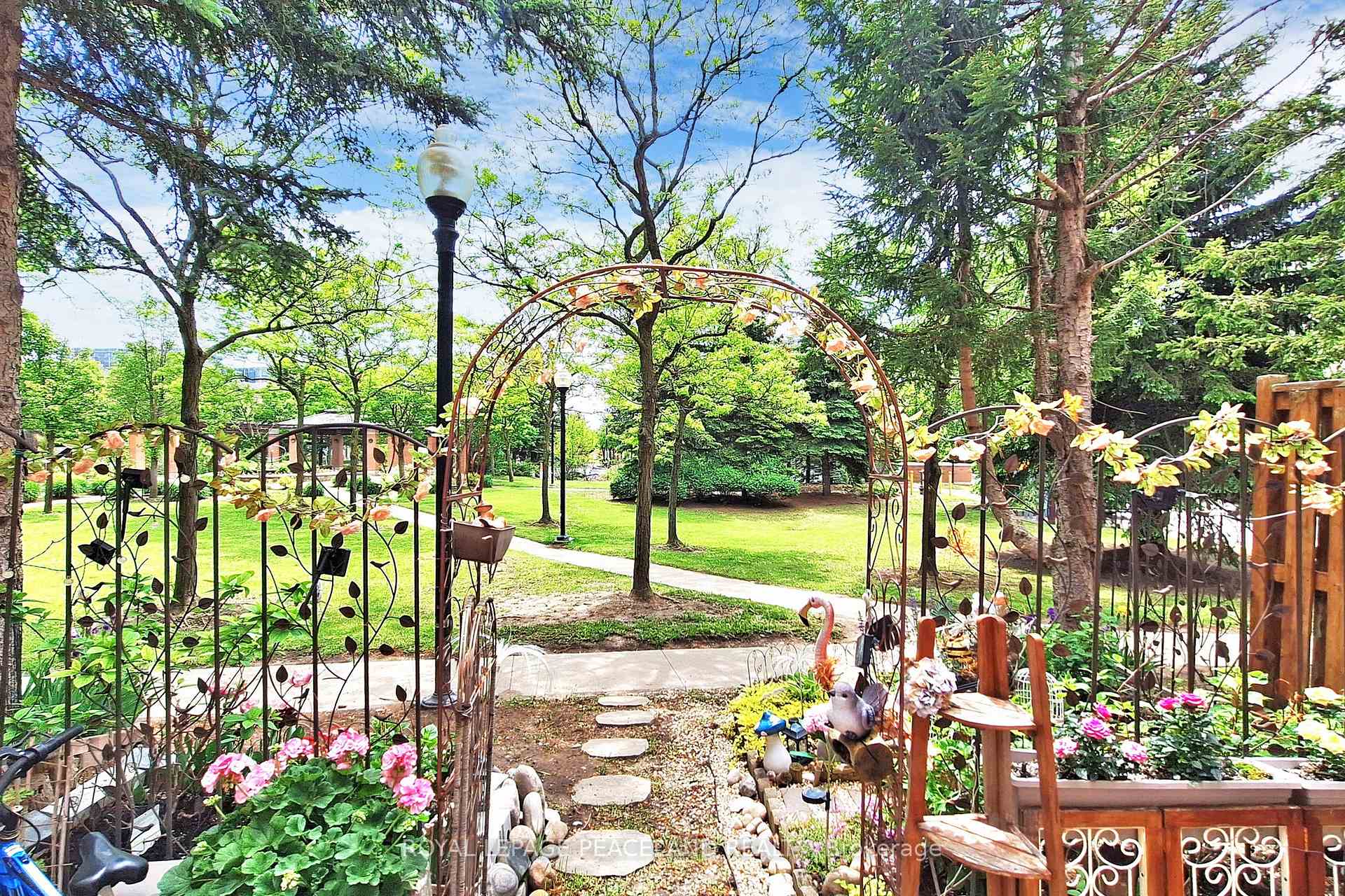 Photo 28 of Unit 3, 15 St Moritz Way, Markham, Unionville — HOMEH