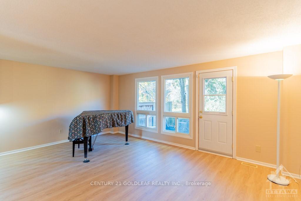 Photo 7 of 1466 Lassiter Terrace, Ottawa, Beaconwood — HOMEH