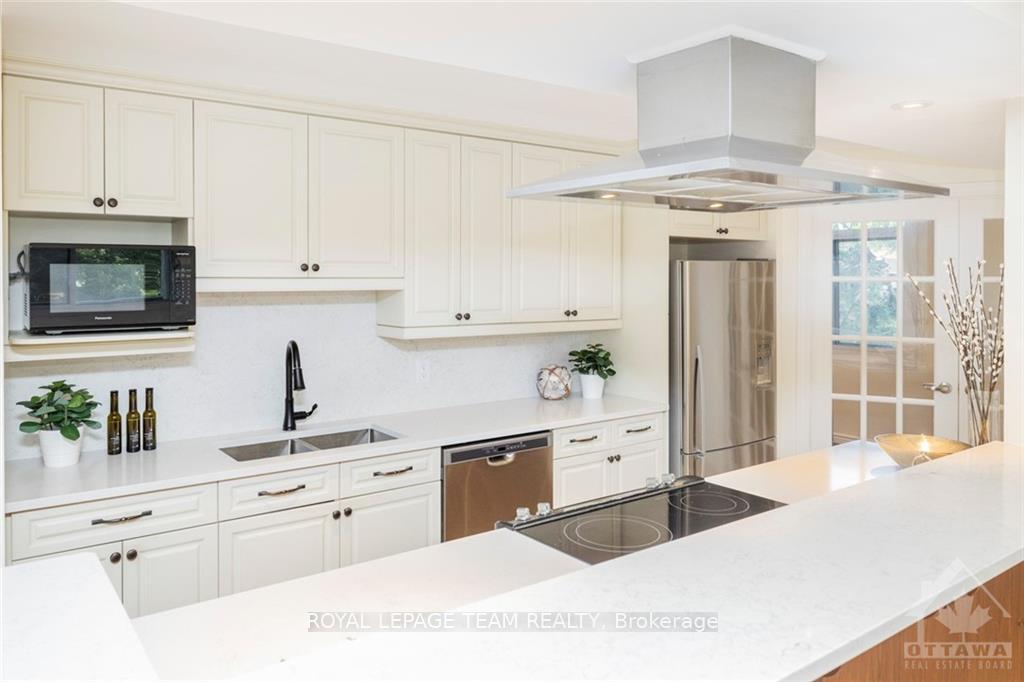 Photo 10 of Unit 403, 60 Mcleod Street, Ottawa, Ottawa Centre/Golden Triangle — HOMEH