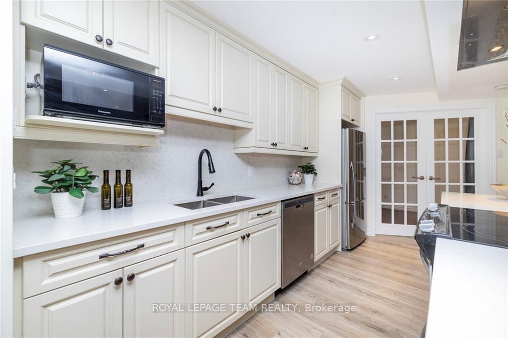Photo 11 of Unit 403, 60 Mcleod Street, Ottawa, Ottawa Centre/Golden Triangle — HOMEH