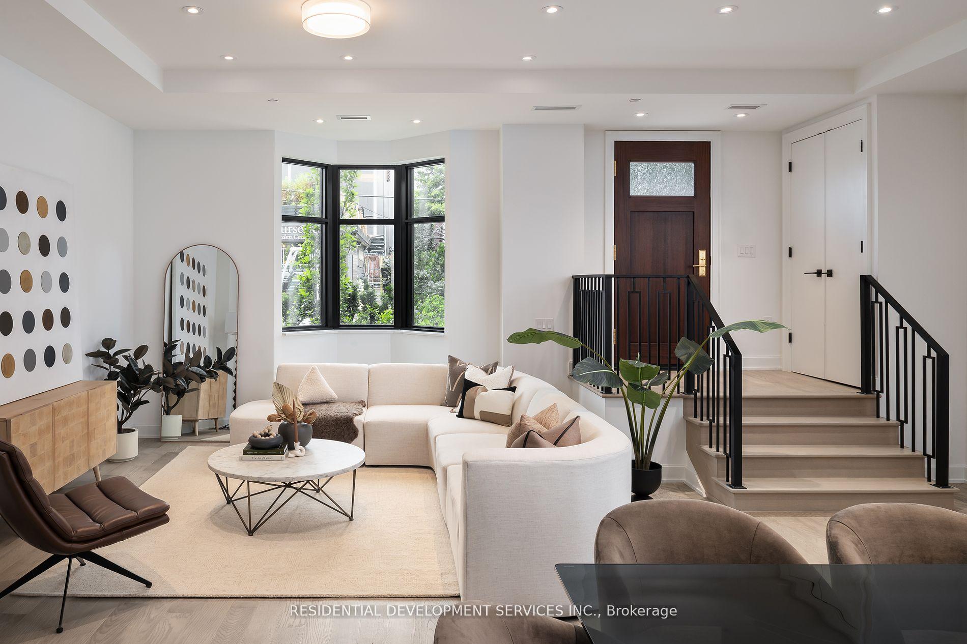 Photo 2 of Unit 102, 1 Strathgowan Avenue, Toronto, Lawrence Park North — HOMEH