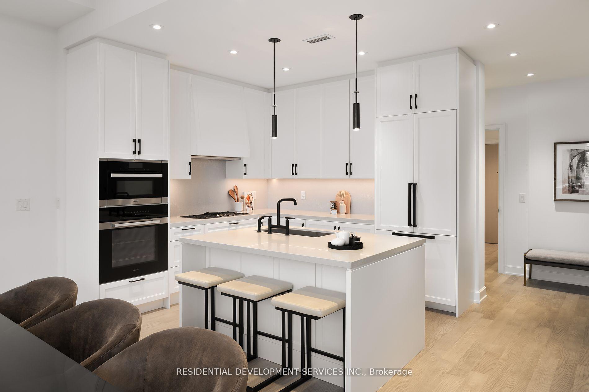 Photo 6 of Unit 102, 1 Strathgowan Avenue, Toronto, Lawrence Park North — HOMEH