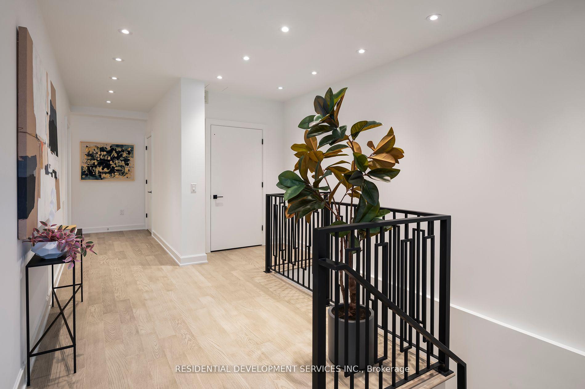 Photo 12 of Unit 102, 1 Strathgowan Avenue, Toronto, Lawrence Park North — HOMEH