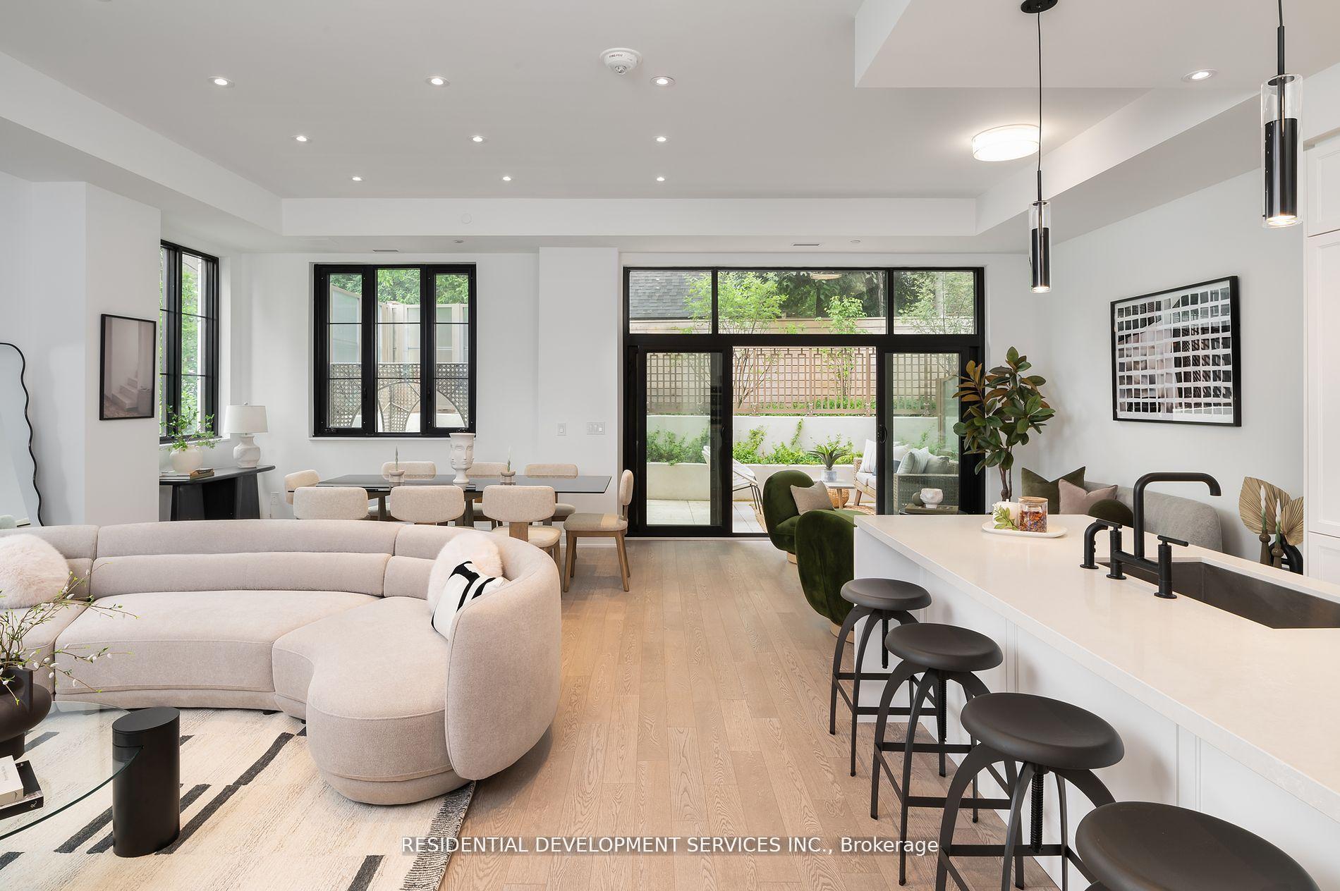 Photo 2 of Unit 104, 1 Strathgowan Avenue, Toronto, Lawrence Park North — HOMEH