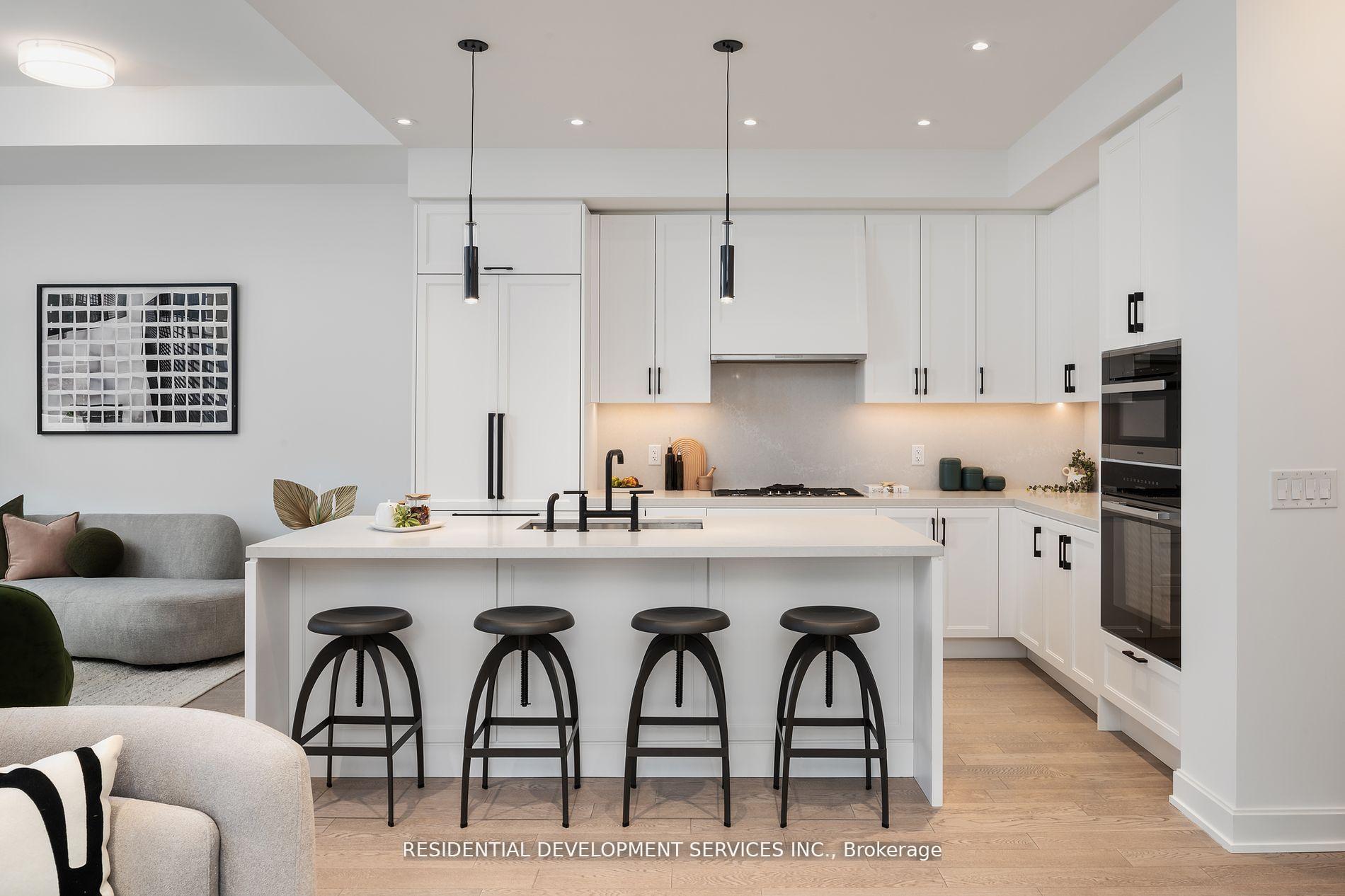 Photo 6 of Unit 104, 1 Strathgowan Avenue, Toronto, Lawrence Park North — HOMEH