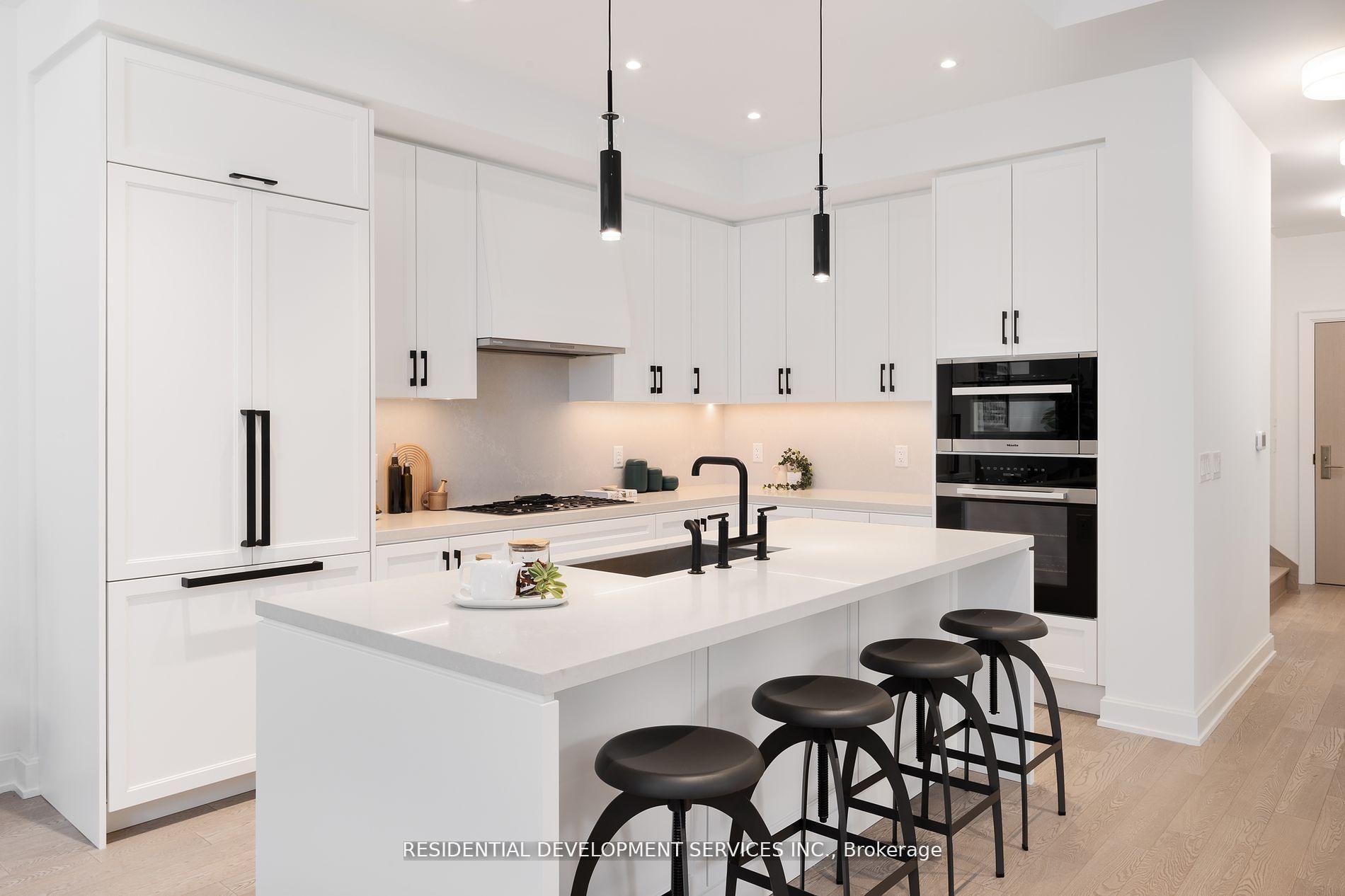 Photo 7 of Unit 104, 1 Strathgowan Avenue, Toronto, Lawrence Park North — HOMEH