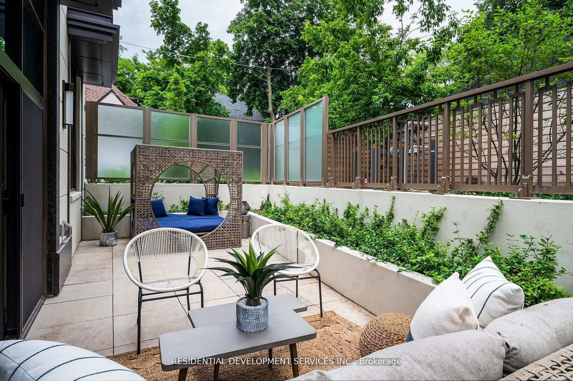 Photo 8 of Unit 104, 1 Strathgowan Avenue, Toronto, Lawrence Park North — HOMEH